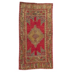 Tapis d'Oushak turc rouge vintage