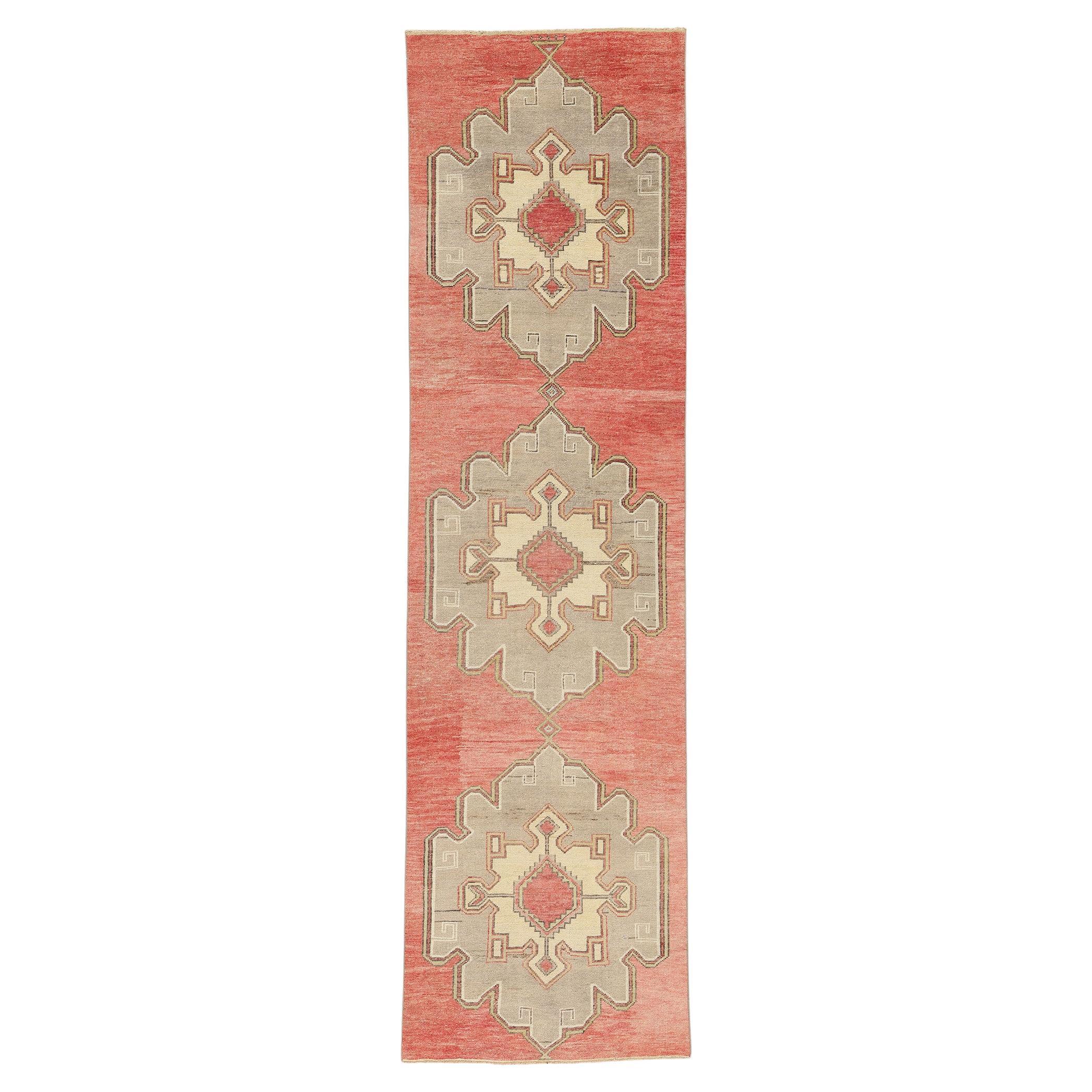 Tapis d'Oushak turc rouge vintage 