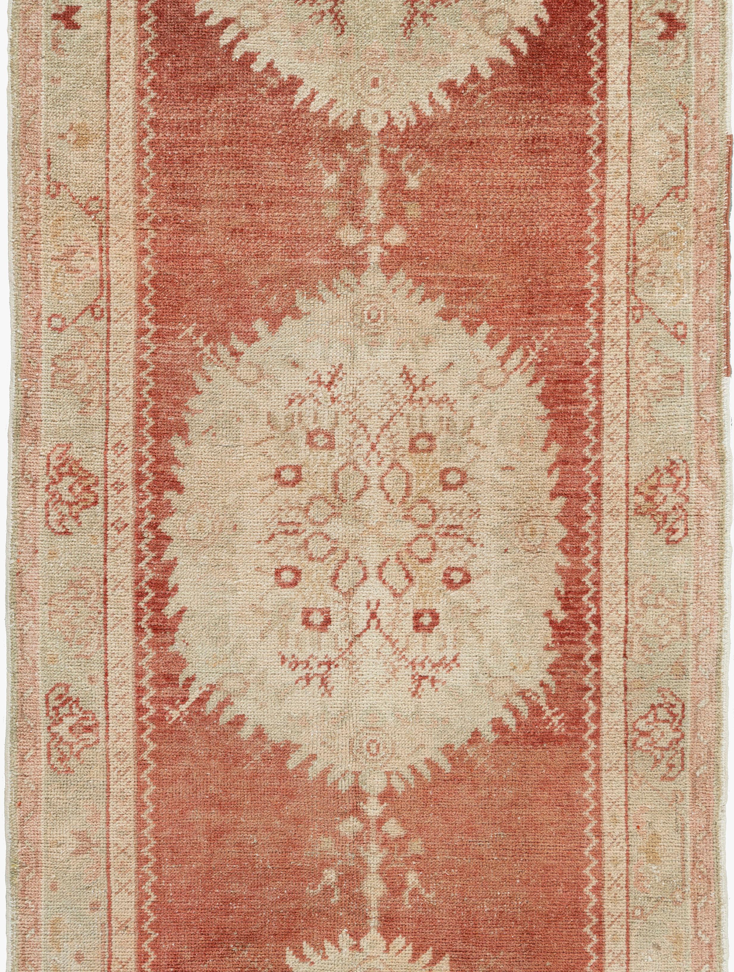 XX secolo Runner turco Oushak rosso d'epoca in vendita