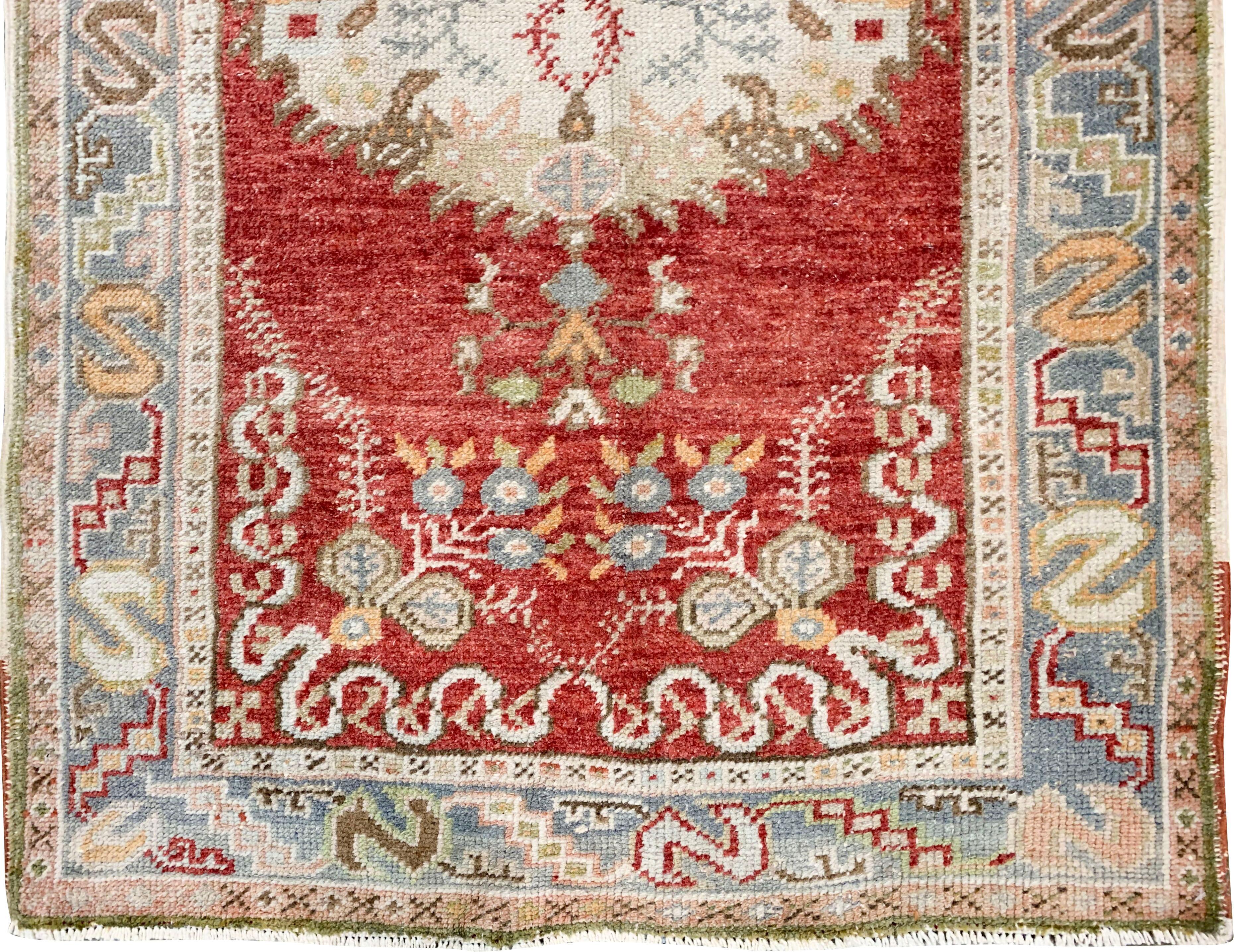 Tappeto Oushak rosso vintage, 2'11 x 11' in vendita 1