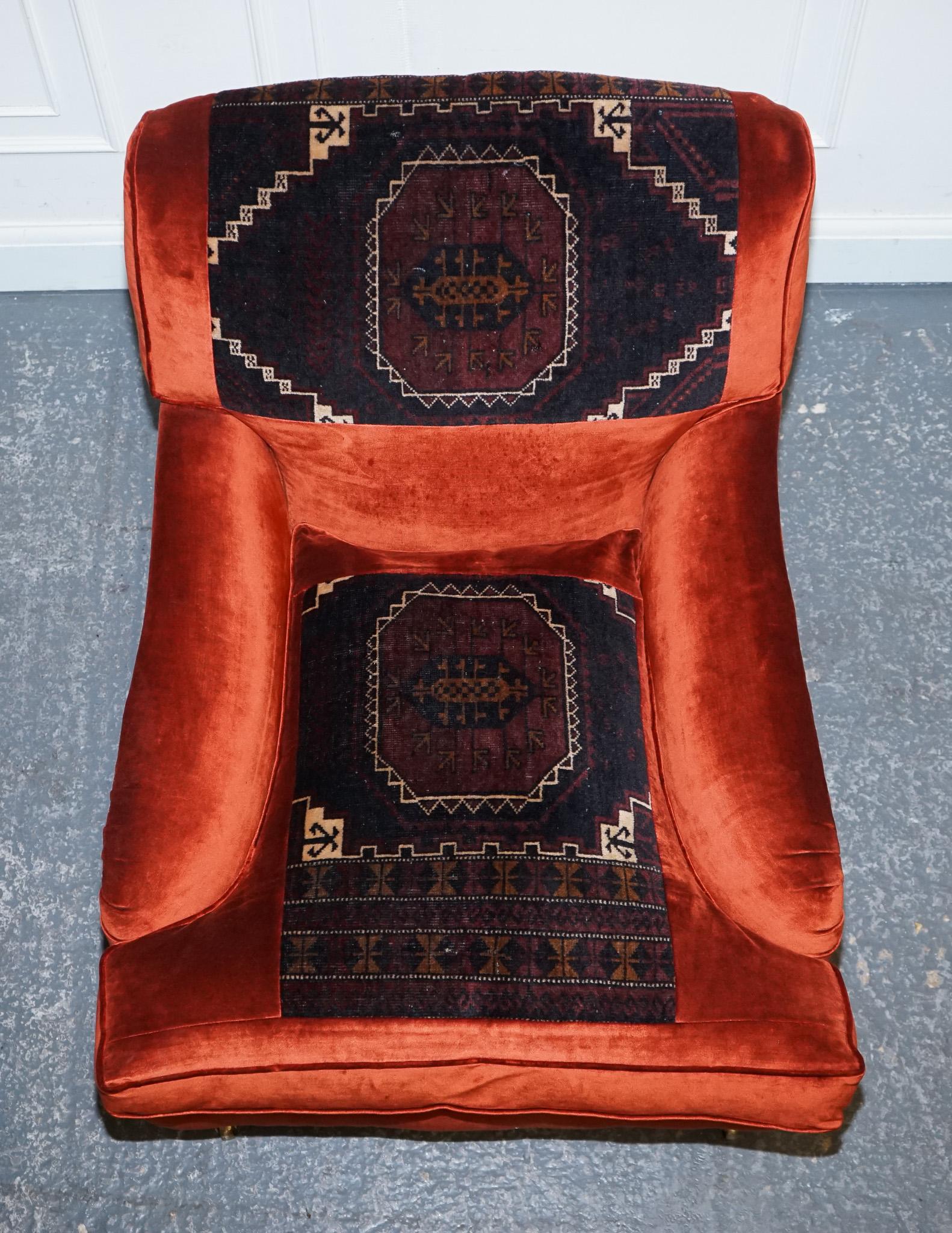 VINTAGE RED VELVET & AZTEC KILIM UPHOLSTERED HOWARD GEORGE SMITH STYLE ARMCHAiR For Sale 3