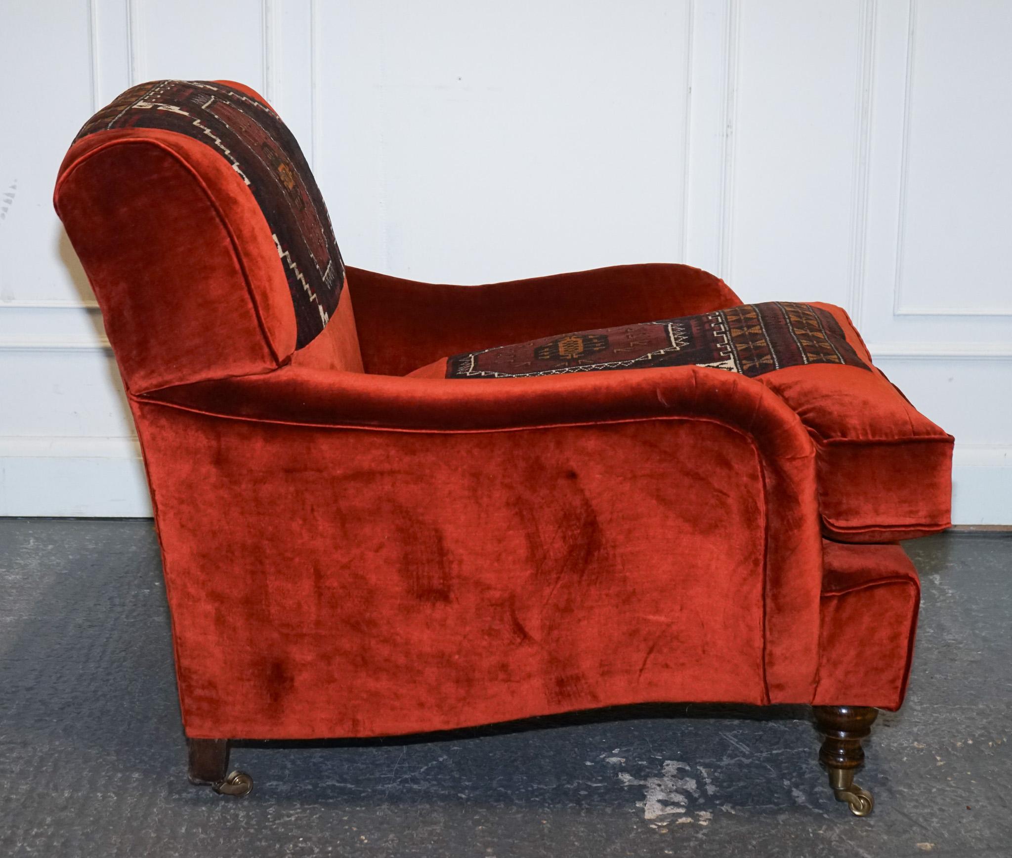 VINTAGE RED VELVET & AZTEC KILIM UPHOLSTERED HOWARD GEORGE SMITH STYLE ARMCHAiR For Sale 5
