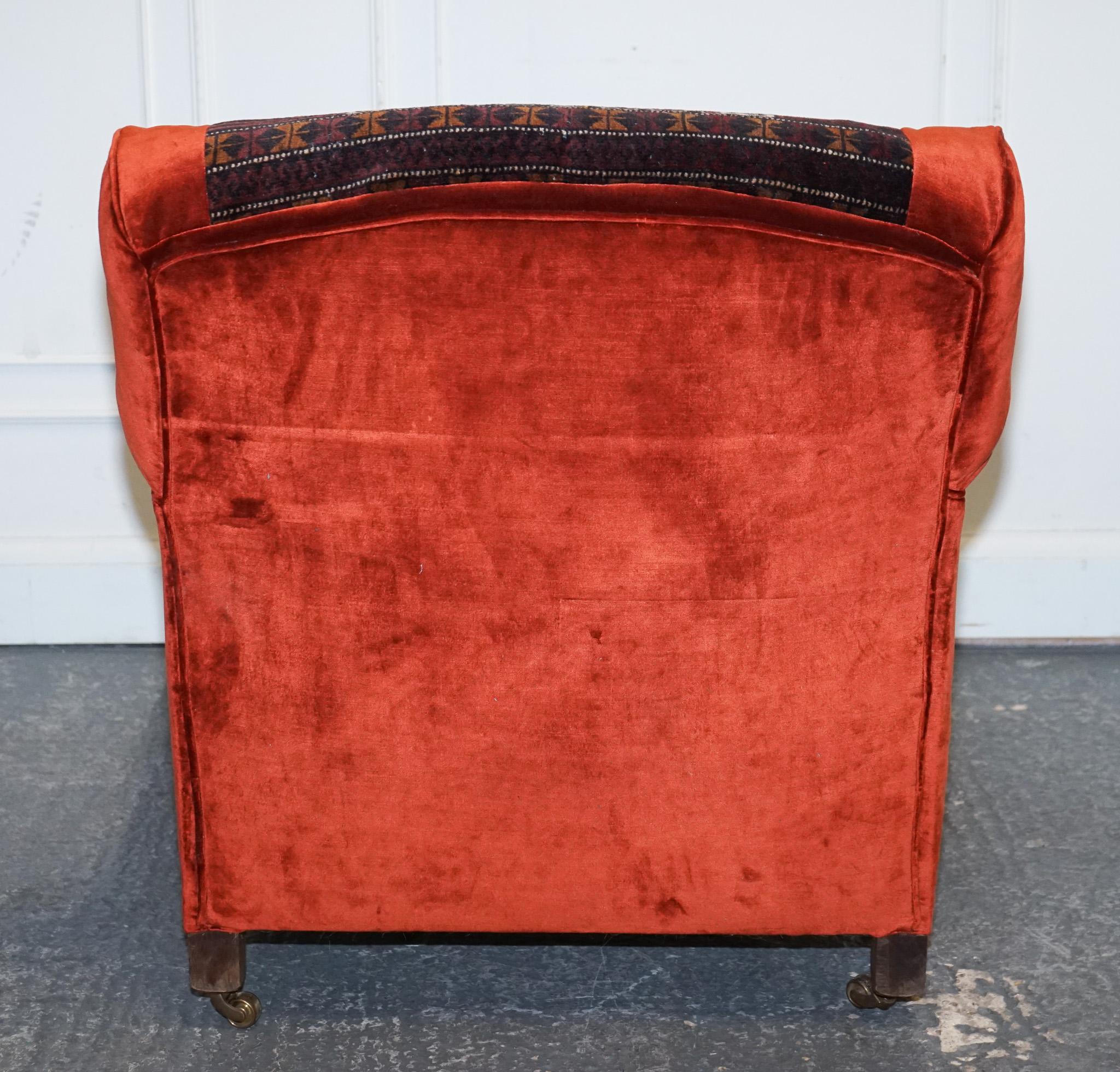 VINTAGE RED VELVET & AZTEC KILIM UPHOLSTERED HOWARD GEORGE SMITH STYLE ARMCHAiR For Sale 7