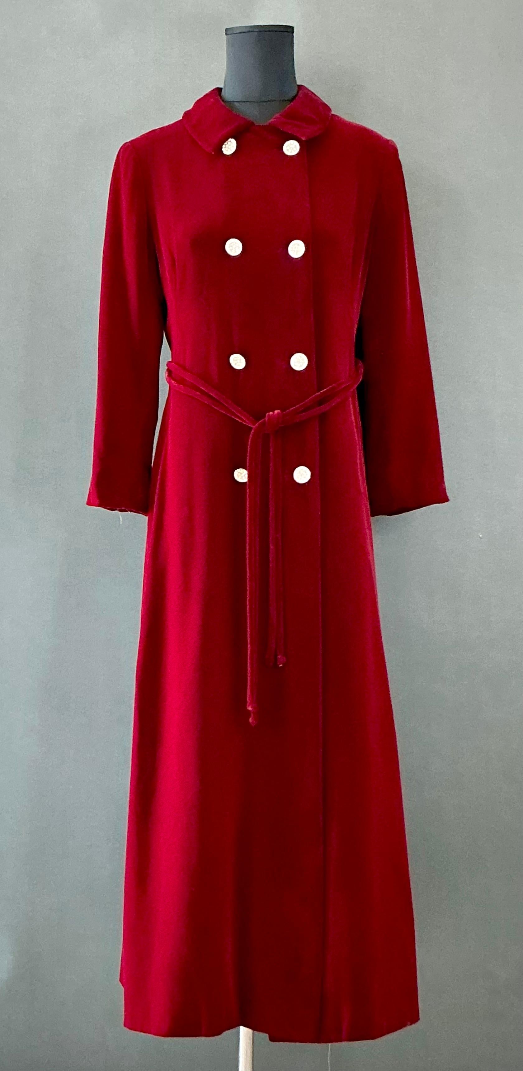 Vintage Red Velvet Overcoat For Sale 1