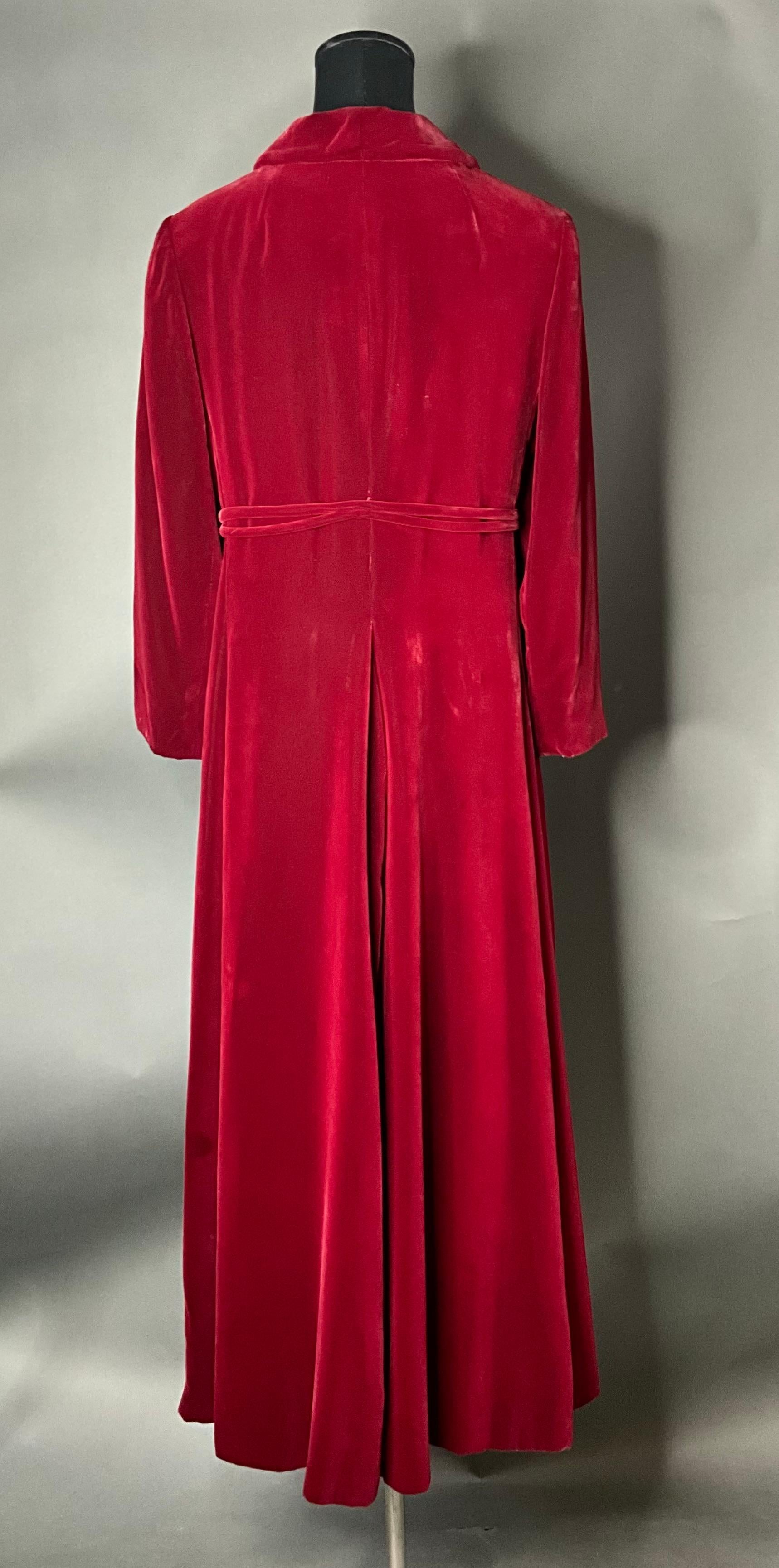 Vintage Red Velvet Overcoat For Sale 2