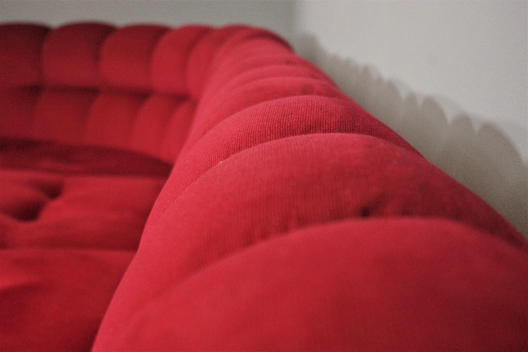 Sofá seccional vintage de terciopelo rojo, años 70 en venta 4