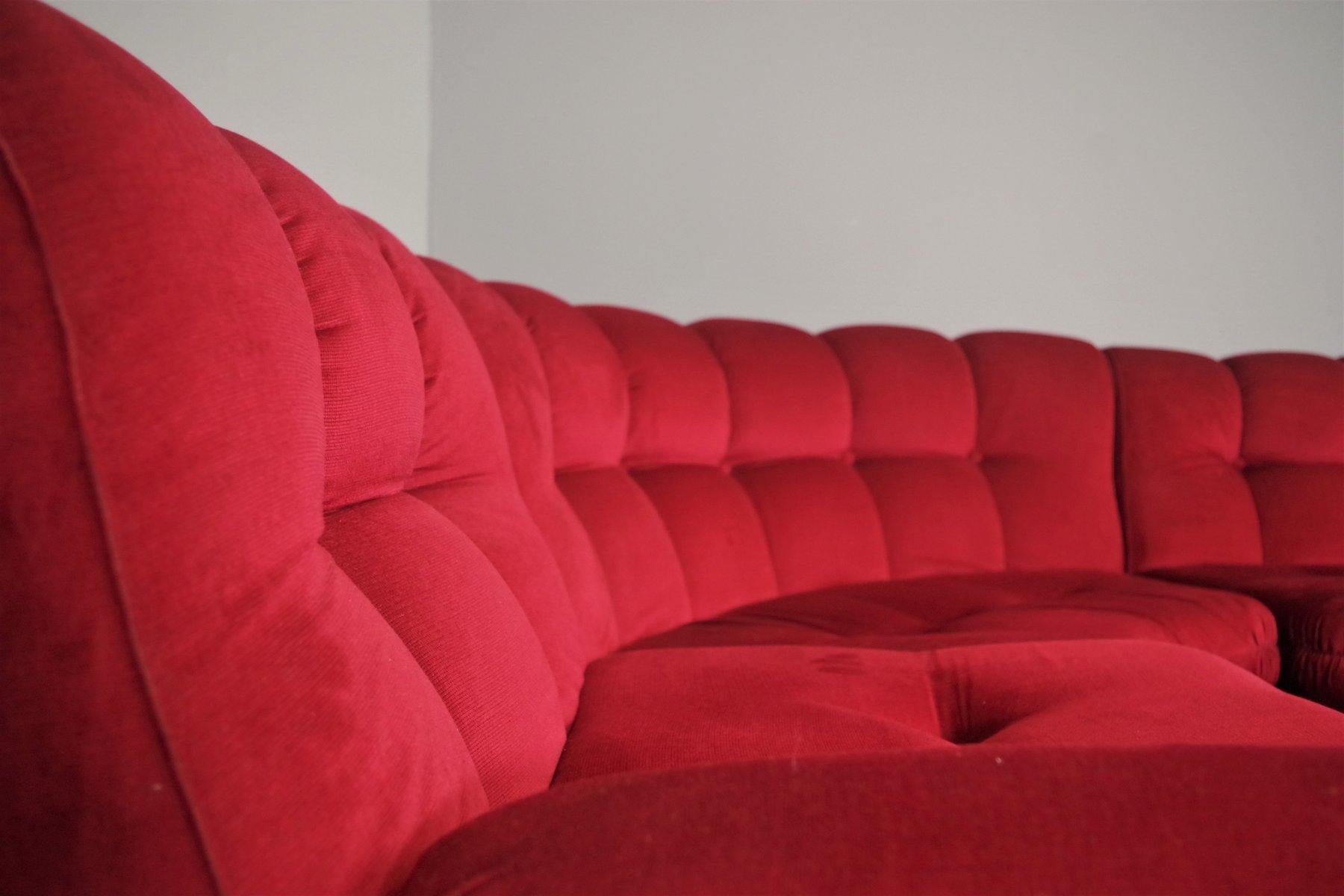 Sofá seccional vintage de terciopelo rojo, años 70 en venta 10