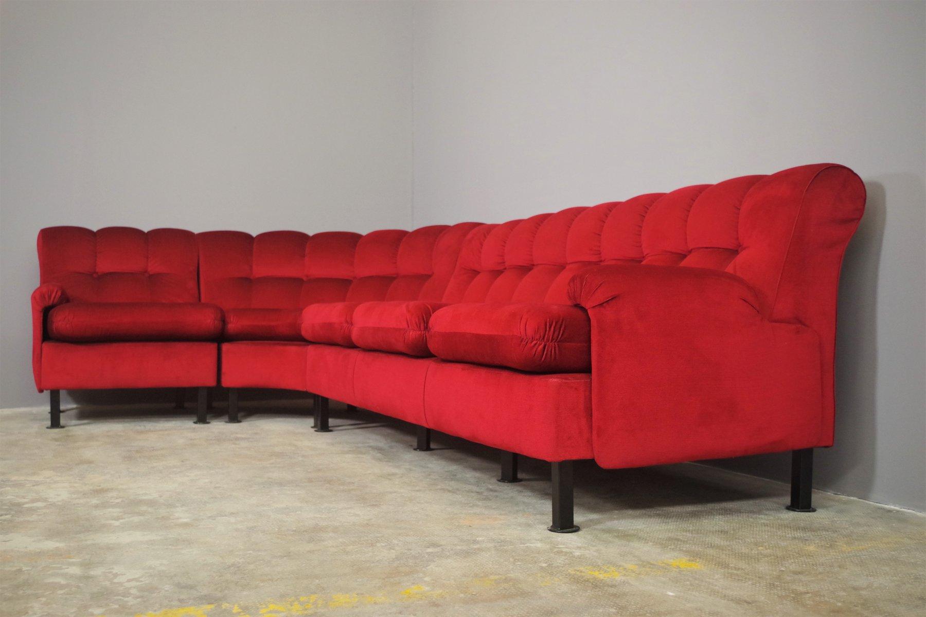 Sofá seccional vintage de terciopelo rojo, años 70 en venta 14