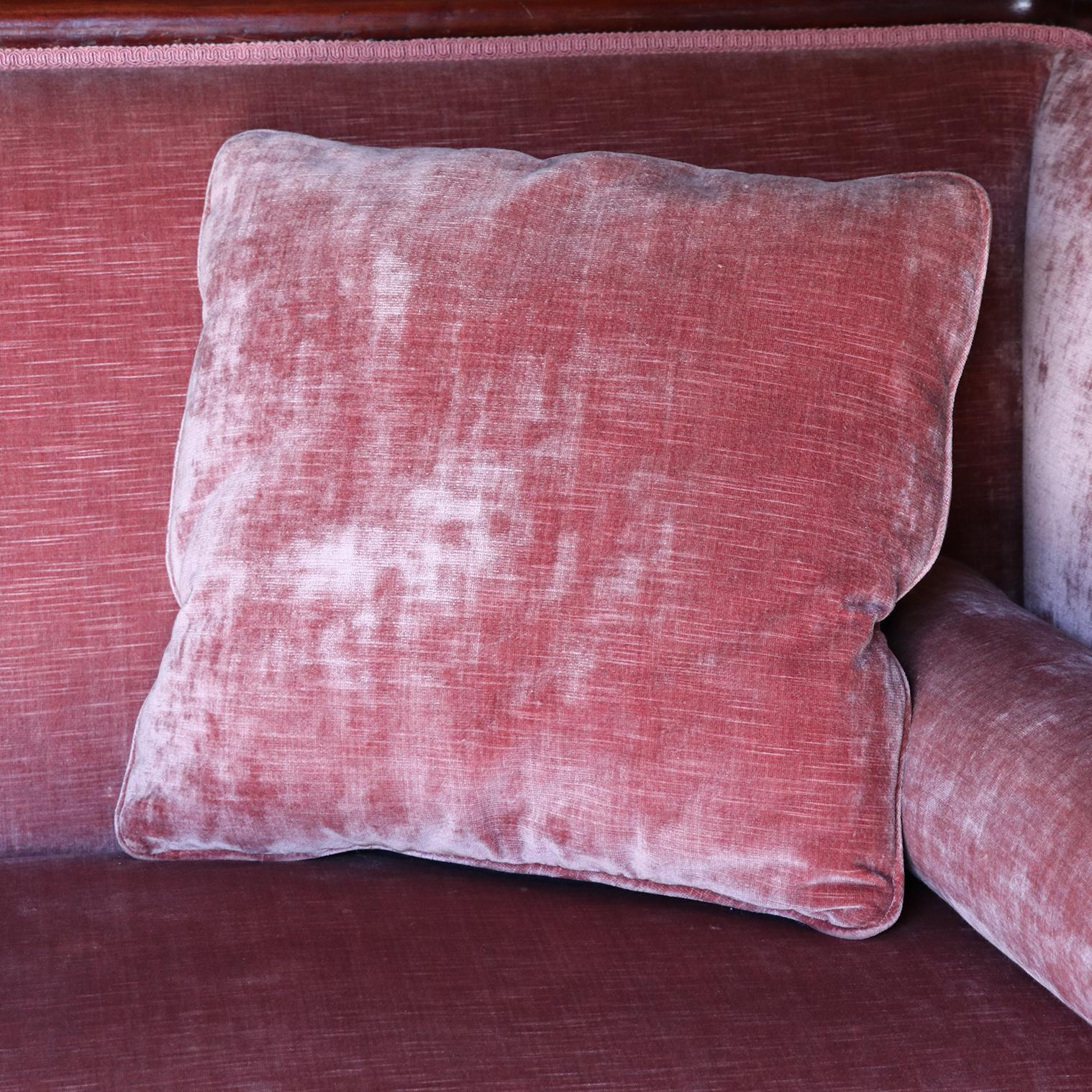 Vintage-Sofa aus rotem Samt im Angebot 1
