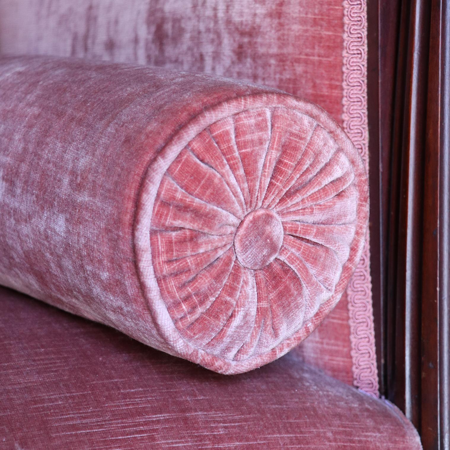 Vintage-Sofa aus rotem Samt im Angebot 3