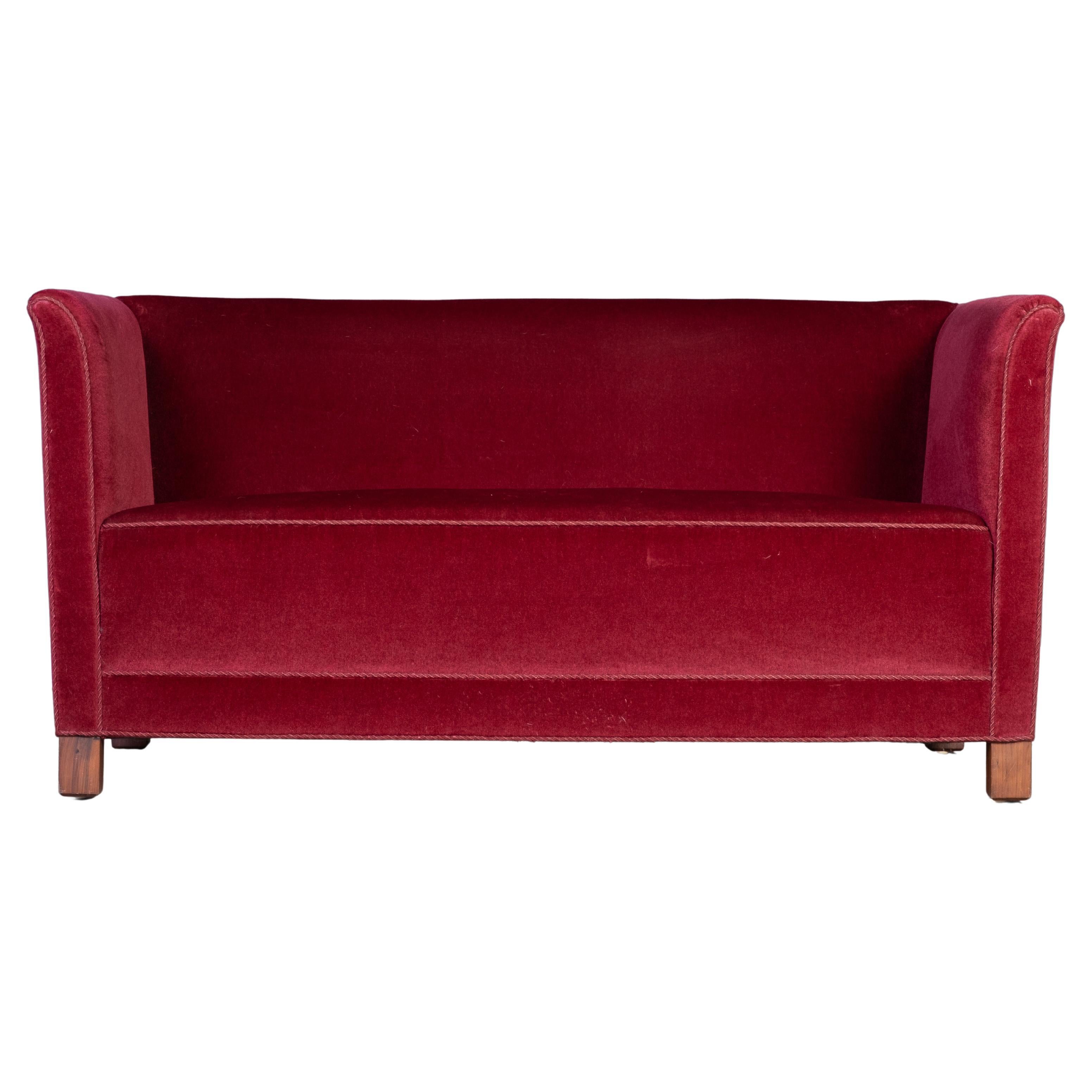 Vintage Red Velvet Sofa, 1950s Vintage Red Velvet Sofa, 1950s 4 Vintage Red Vel en venta