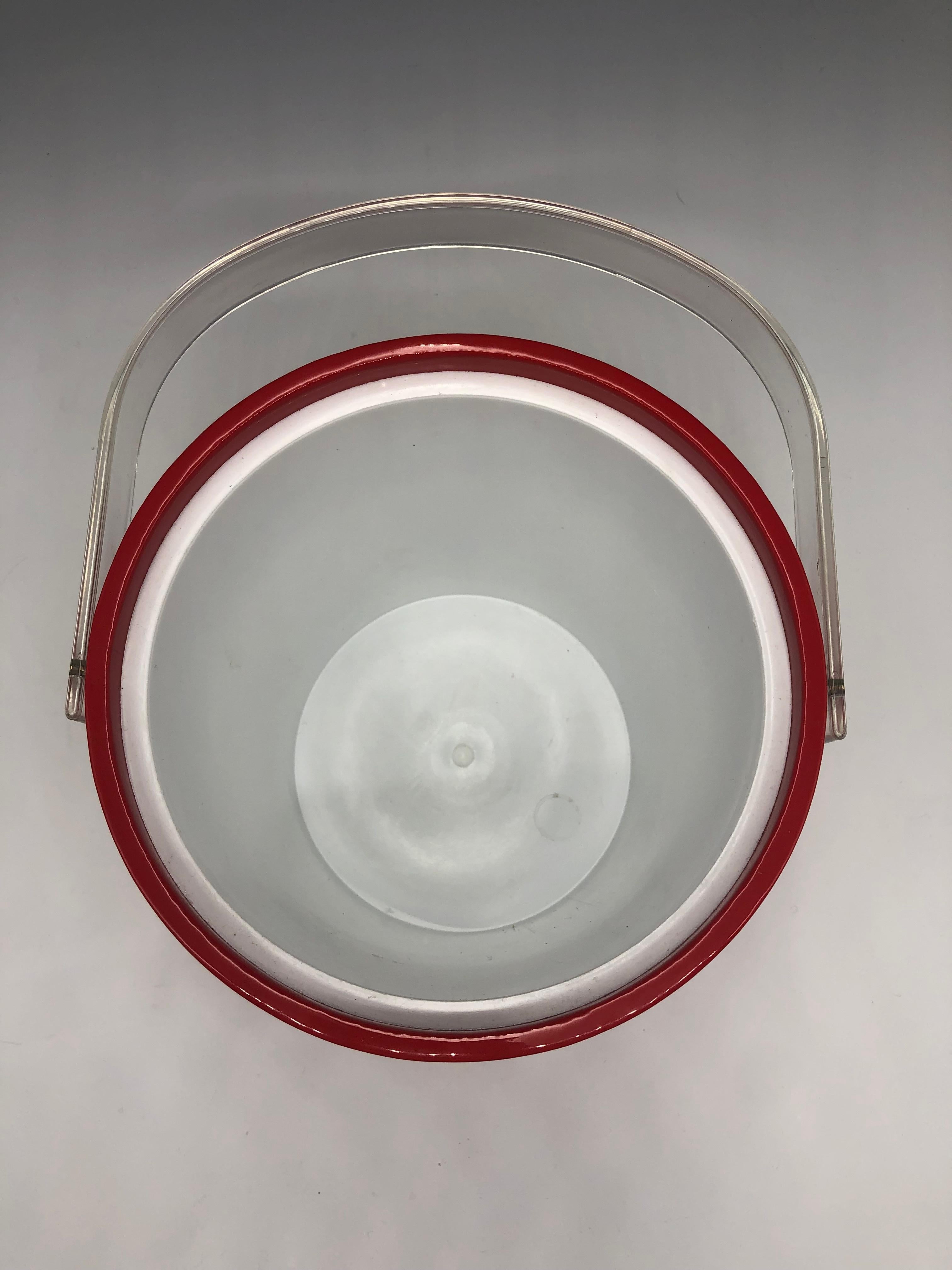 Vintage Red Vinyl Mr Ice Bucket with Clear Lucite Handle In Good Condition In East Quogue, NY