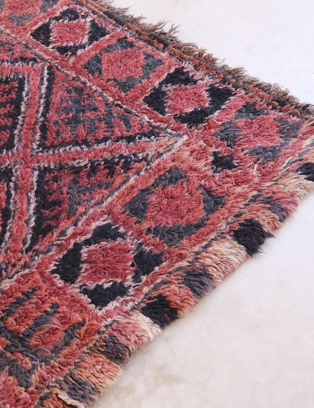 Alfombra vintage marroquí Beni M'Guild de lana roja en Bueno estado para la venta en Los Angeles, CA