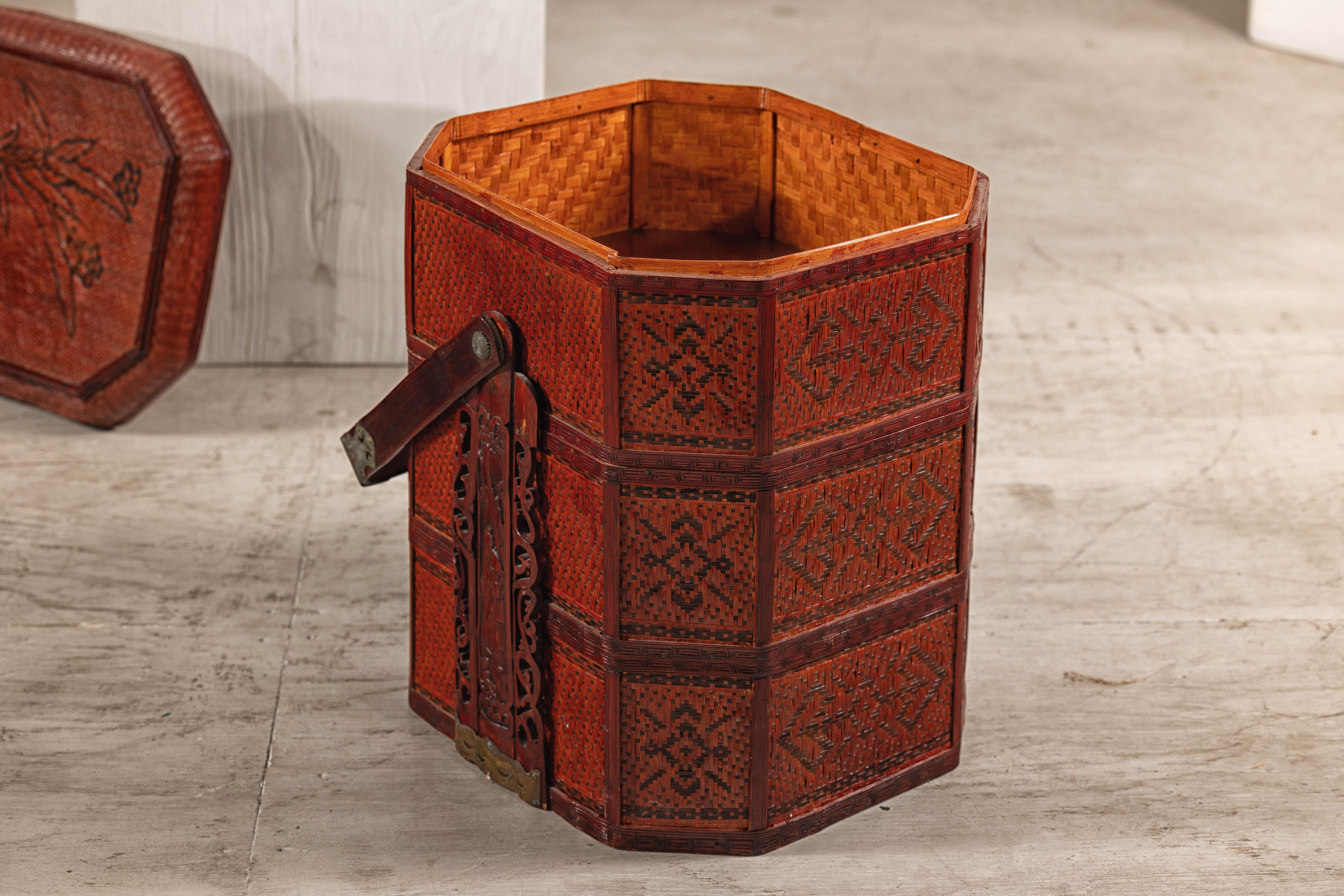 Vintage Reddish Brown Lacquer Woven Rattan Picnic Basket with Bamboo Handle For Sale 3