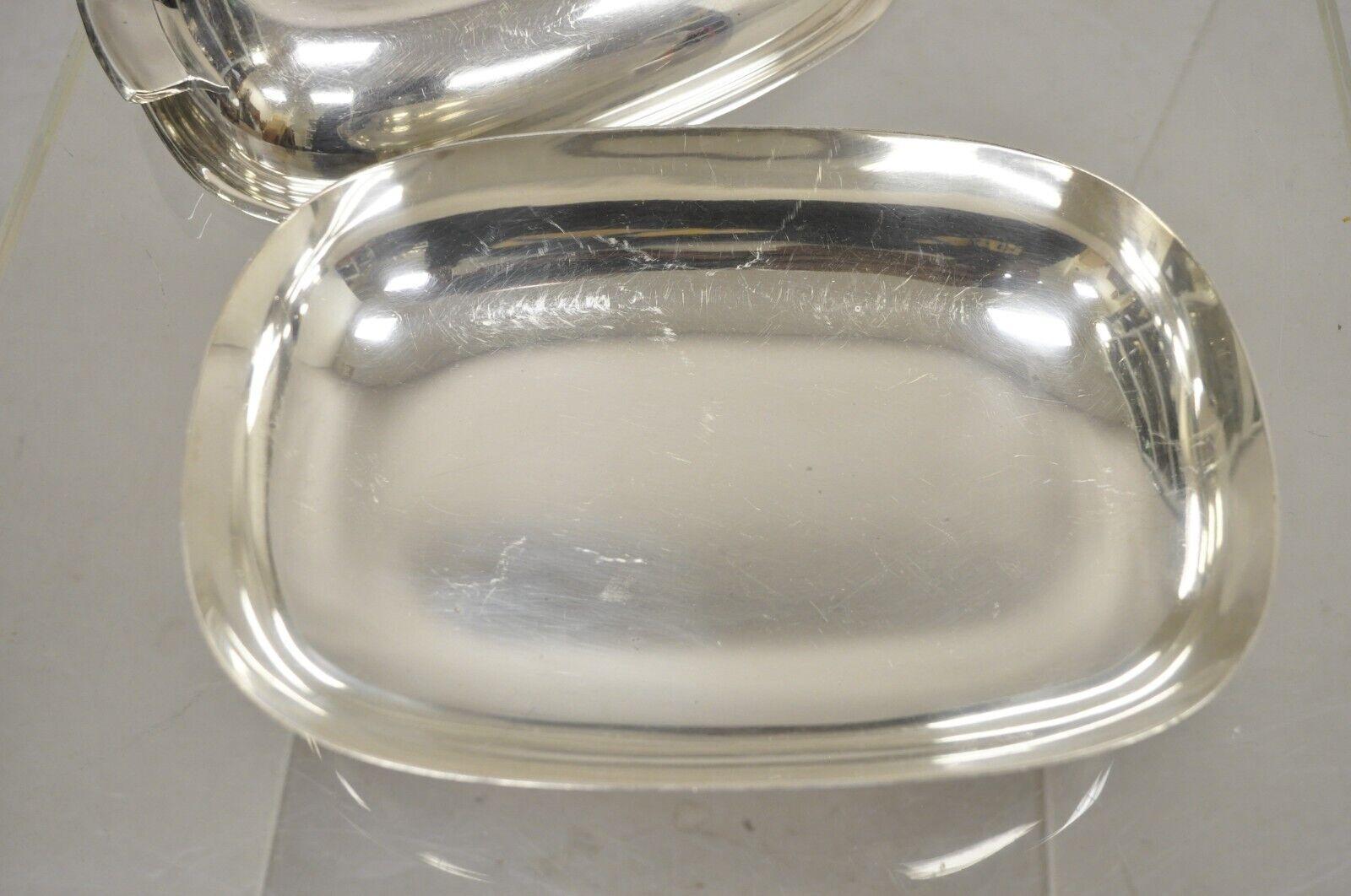 20th Century Vintage Reed & Barton 1149 Embassy Silver Plated Covered Vegetable Serving Dish For Sale