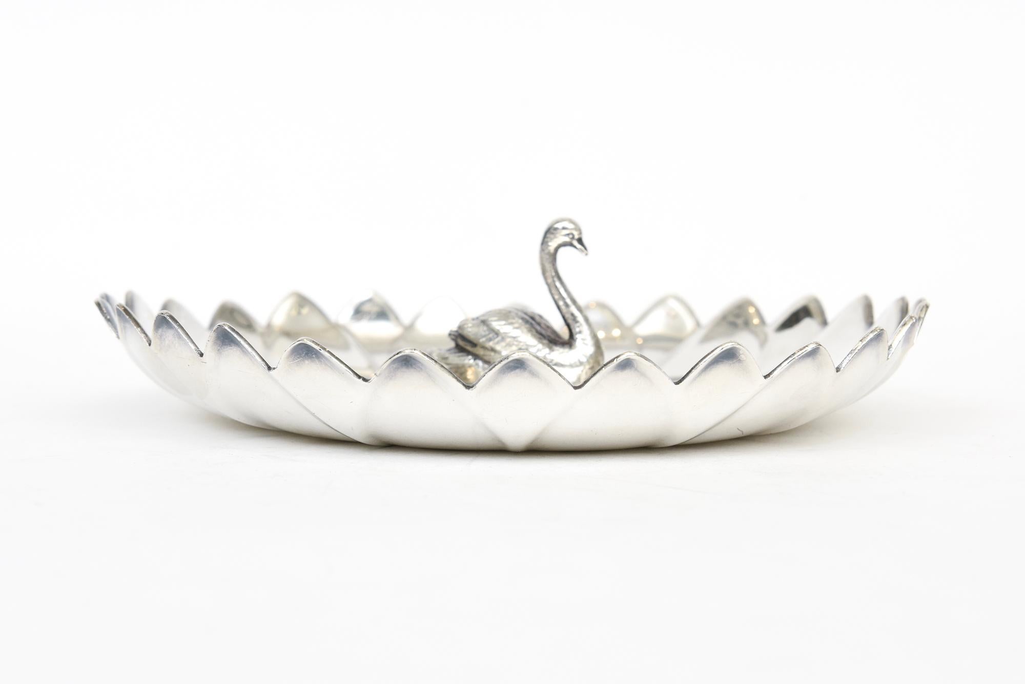Reed & Barton Silver-Plate Swan Bowl, piatto o servizio d'argento d'epoca In condizioni buone in vendita a North Miami, FL