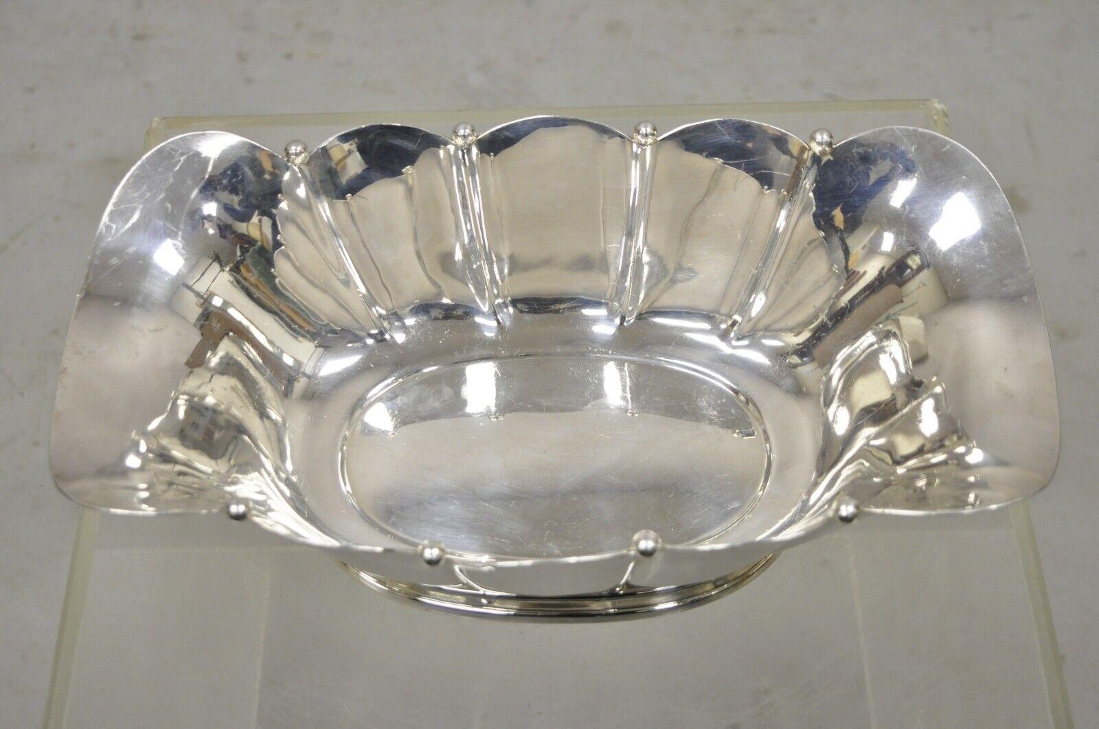 Vintage Reed & Barton Silver Plated Scalloped Fluted Large Fruit Bowl Dish im Zustand „Gut“ im Angebot in Philadelphia, PA