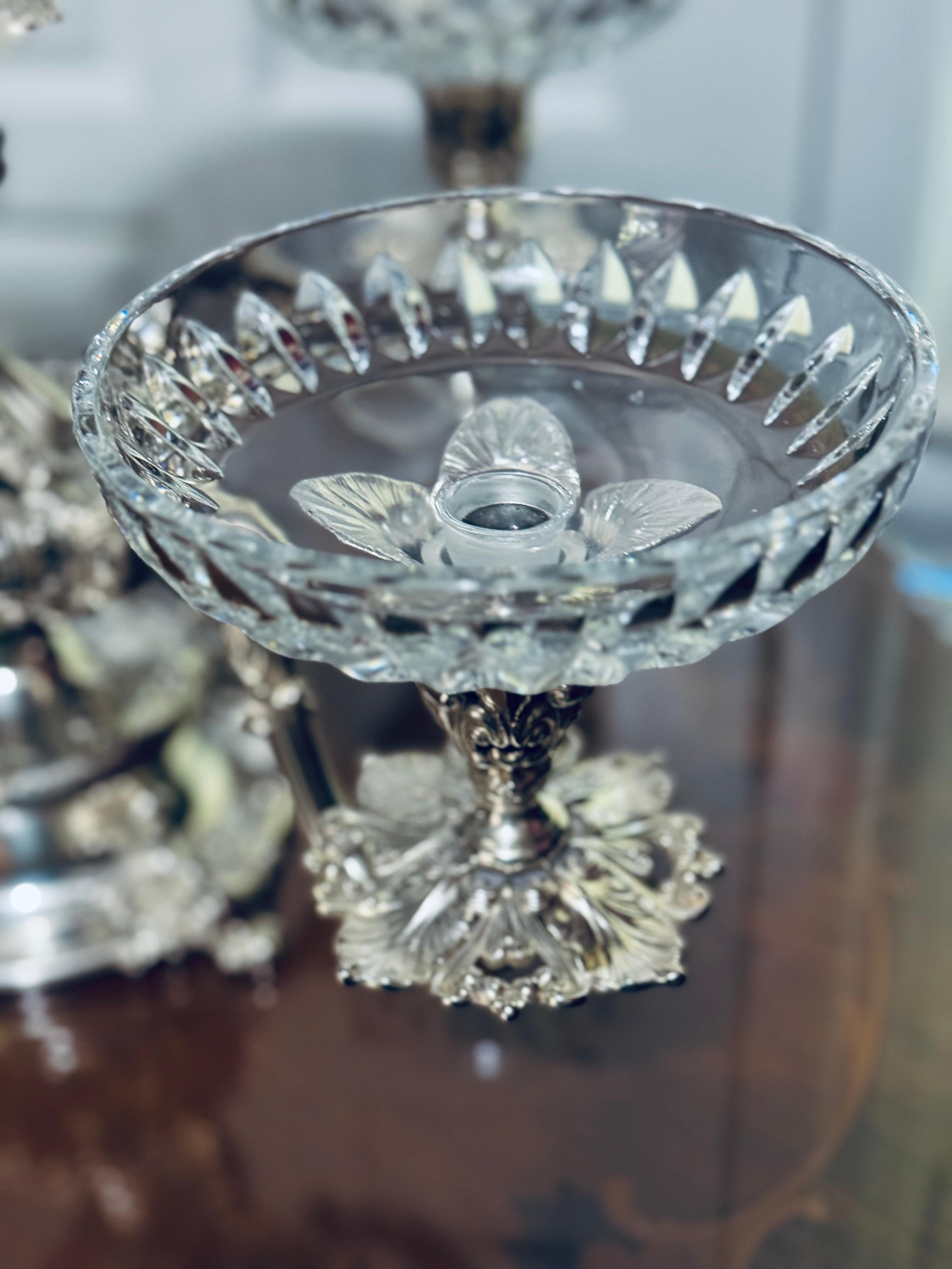 Vintage Reed & Bartron (166 Silverplate, Hollowware) Epergne with Glass Liners 1