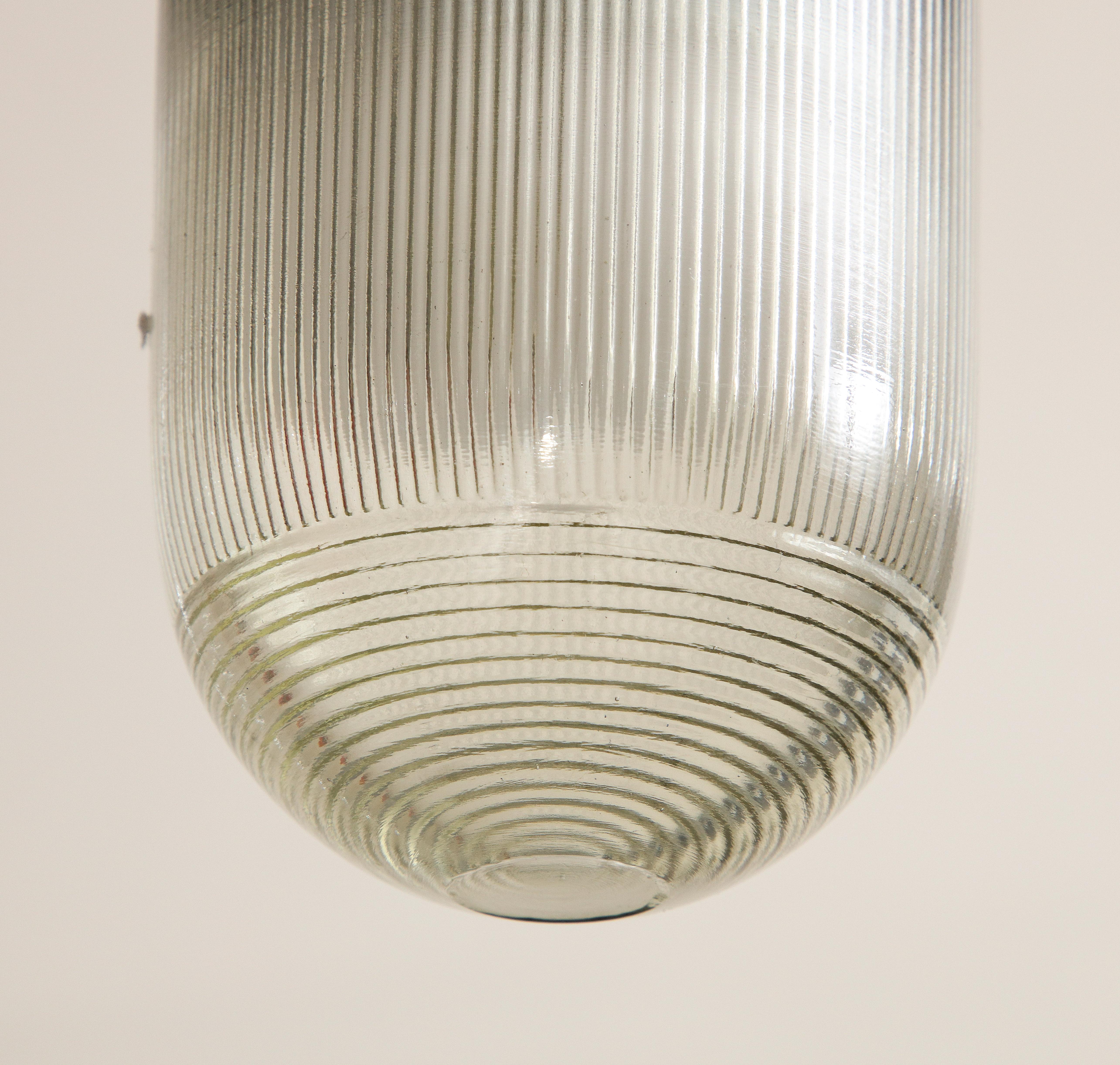 Lampe à suspension vintage en verre cannelé avec plateau en fonte émaillée blanche en vente 7