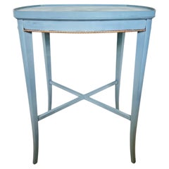 Table d'appoint française bleue vintage restaurée avec bordure en perles dorées