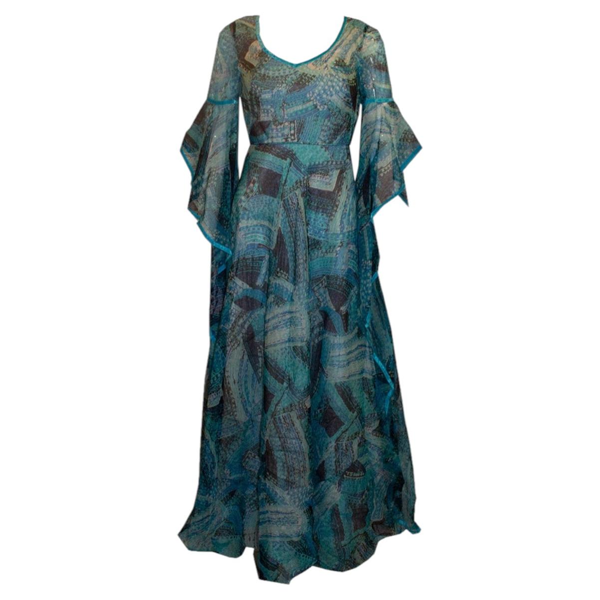 Vintage Regamus Dress with Wonderful print and Sleaves