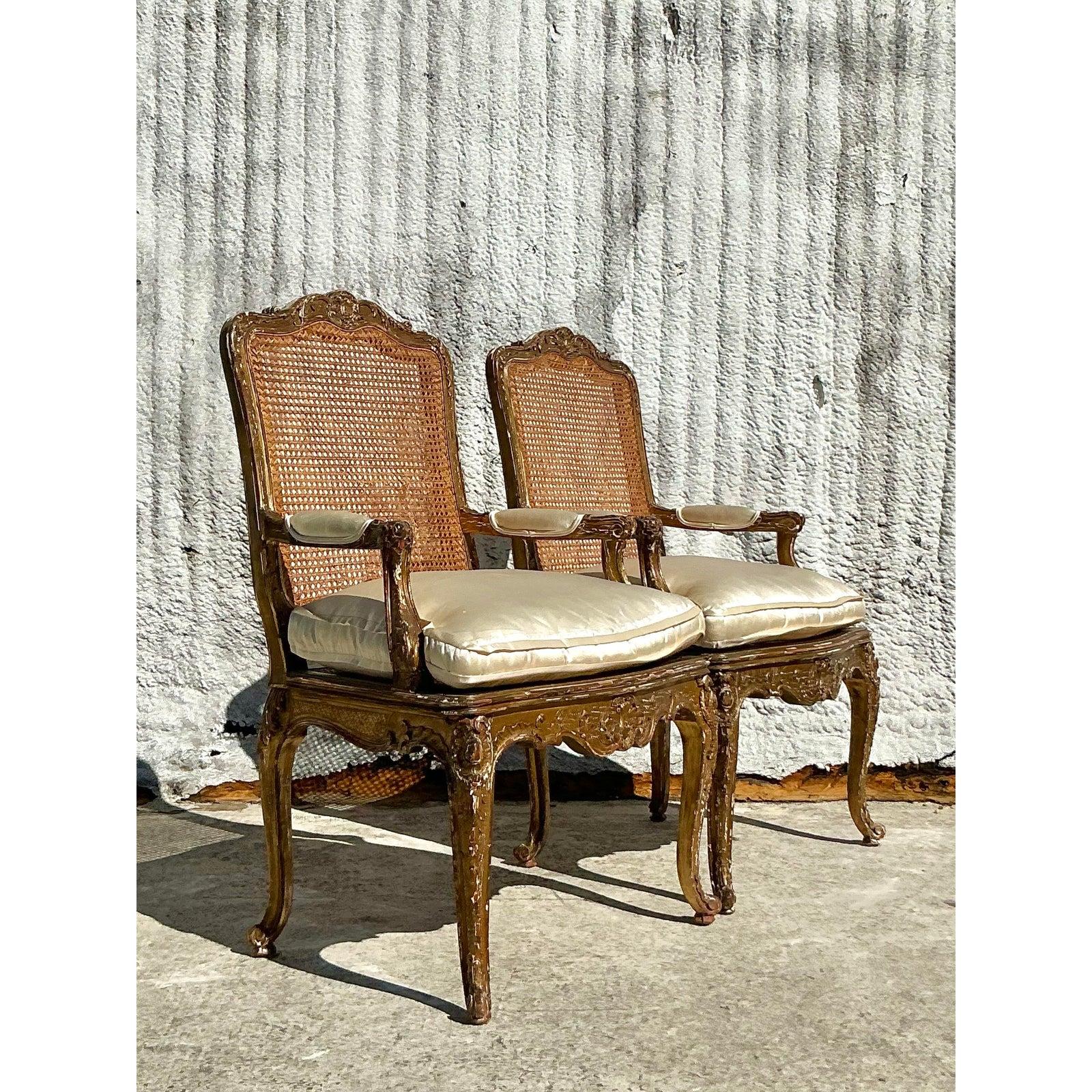 Hollywood Regency Sedie Fauteuil con schienale a canne, vintage Regency del XIX secolo - una coppia in vendita