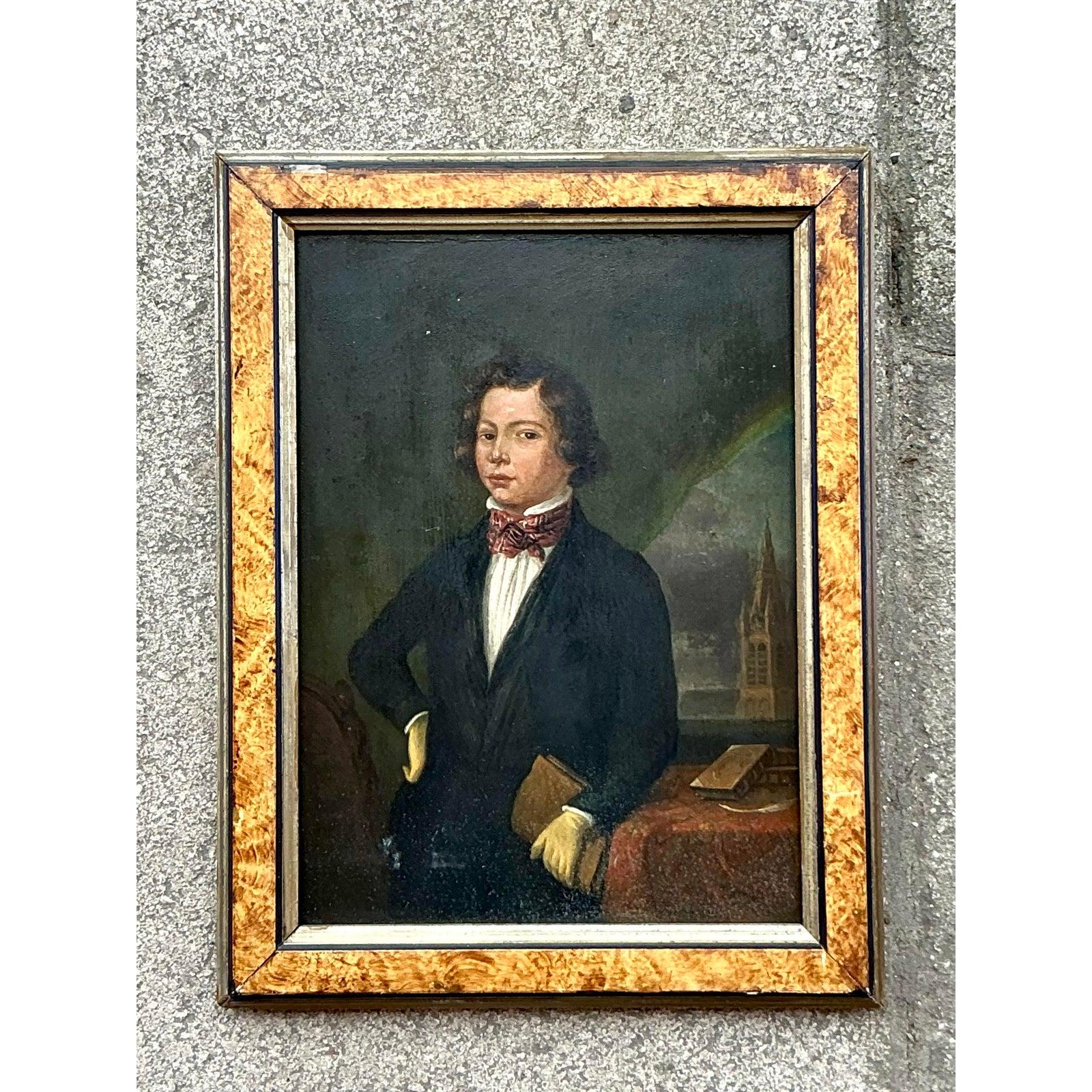 Verleihen Sie Ihrer Sammlung einen Hauch von zeitloser Raffinesse mit diesem Original-Ölporträt aus dem 19. Jahrhundert, das einen selbstsicheren jungen Gentleman in der Blütezeit der Regency-Mode zeigt. In förmlicher Kleidung, mit Krawatte,
