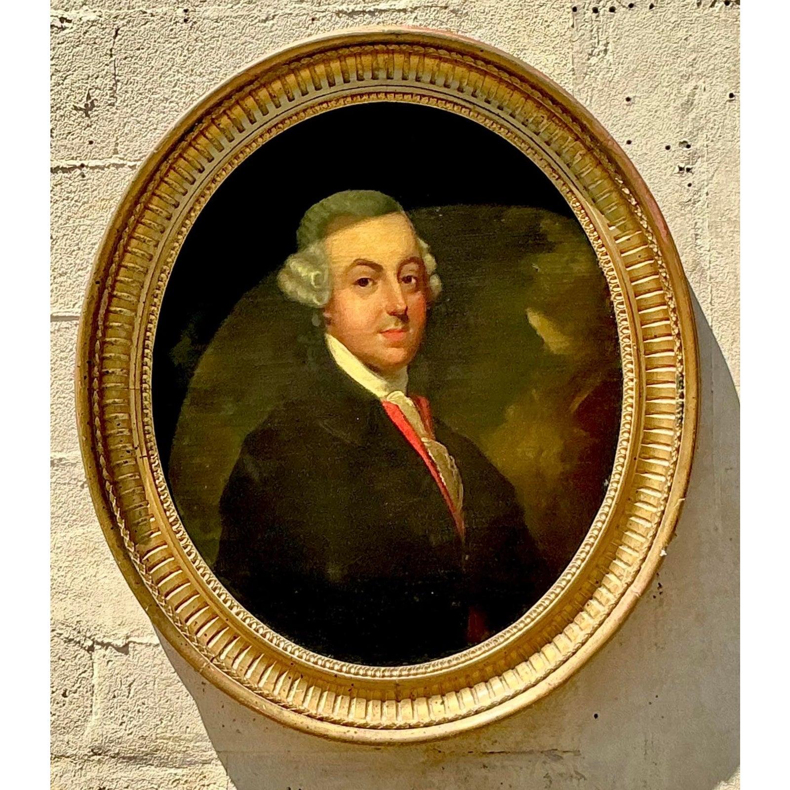 Dieses raffinierte Regency-Ölporträt aus dem 19. Jahrhundert zeigt einen vornehmen Herrn mit gepudertem Haar, der mit zarten Pinselstrichen und subtilen Details dargestellt ist, die die Raffinesse der Epoche unterstreichen. Der gleichmütige