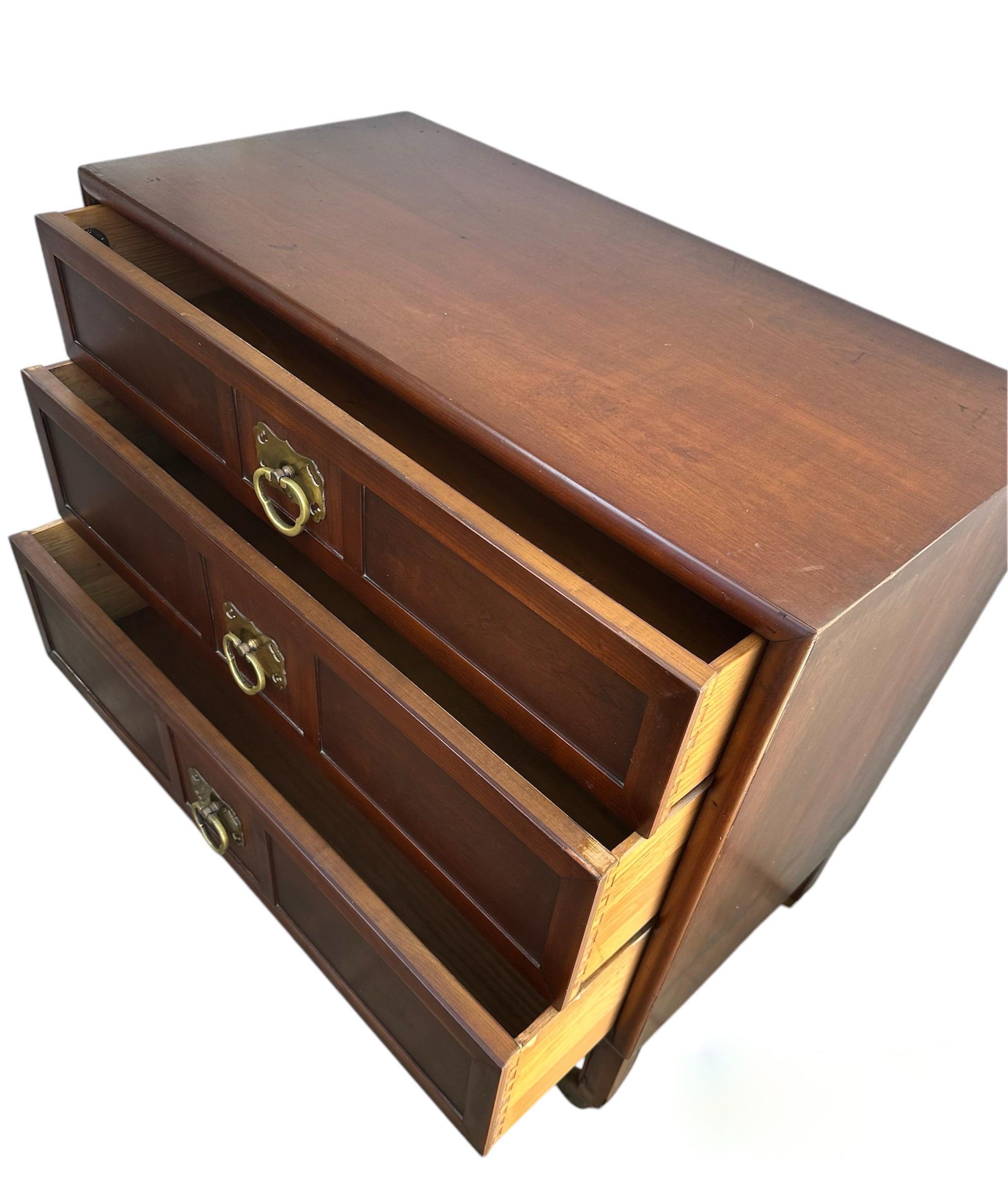 Cineserie Comò vintage a 3 cassetti Hollywood Regency Mid Century Commode Console in vendita