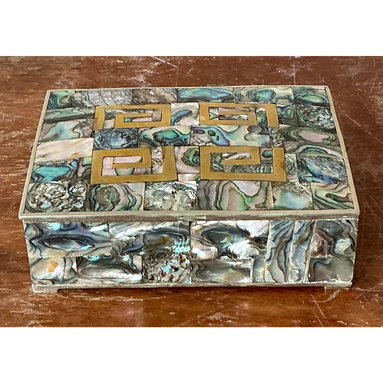 Scatola d'epoca Regency in ottone e abalone in vendita 1