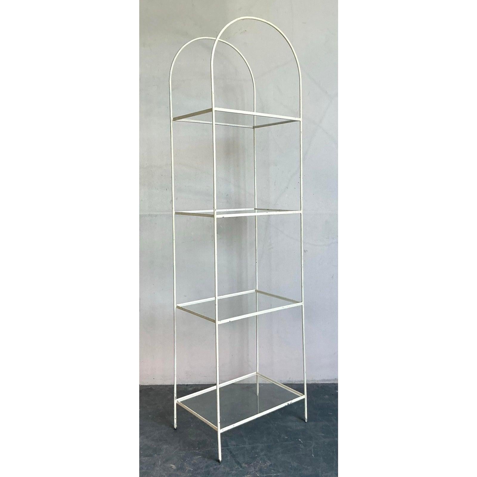 Estantería de hierro arqueada Vintage Regency Espejo en venta
