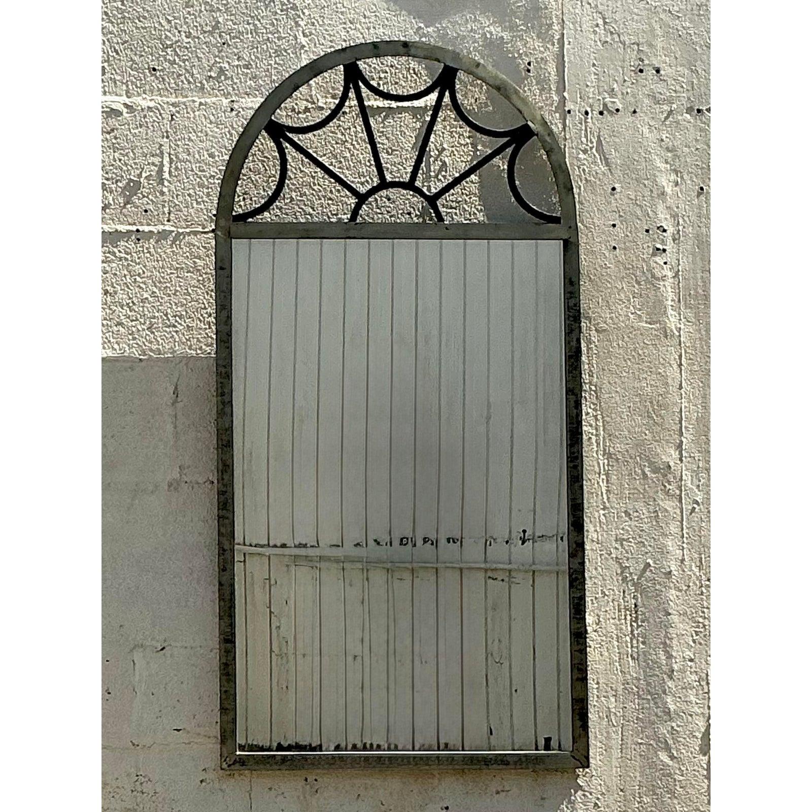 Hollywood Regency Specchio a ragnatela ad arco Regency vintage in vendita