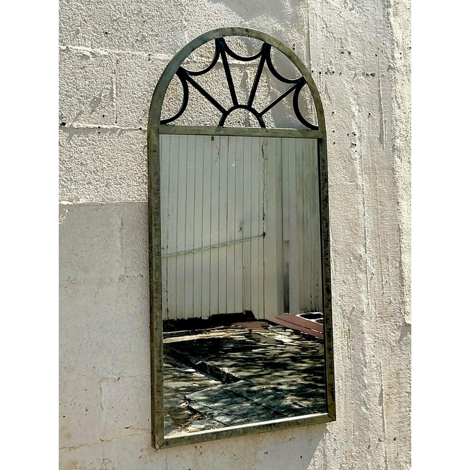 Specchio a ragnatela ad arco Regency vintage In condizioni buone in vendita a west palm beach, FL