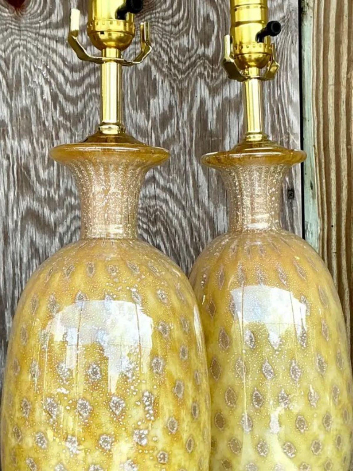 italien Paire de lampes en verre d'art Regency d'après Murano en vente