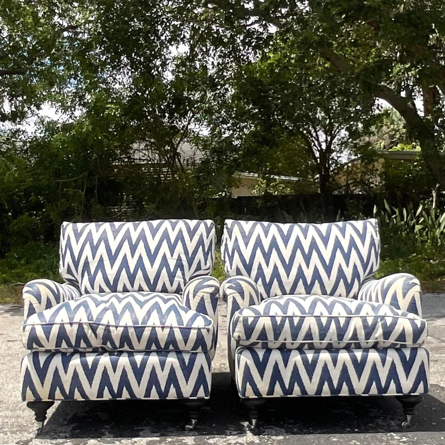 Tissu d'ameublement Paire de fauteuils de salon anglais à bras roulants Regency Avery Boardman en vente