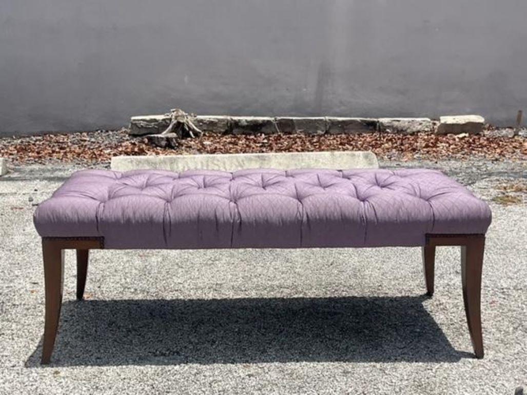 Tissu d'ameublement Banc touffeté Baker Regency vintage en vente