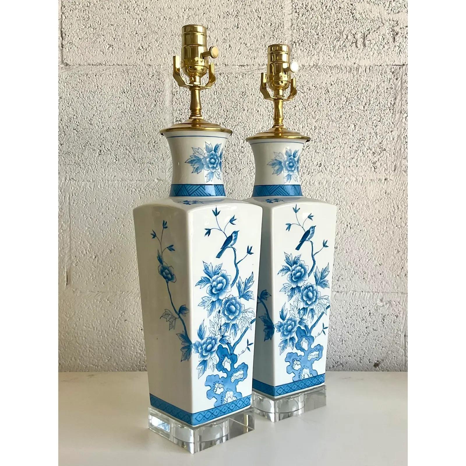 Vintage Regency Blue and White Chinoiserie Glazed Ceramic Lamps, a Pair In Good Condition In west palm beach, FL