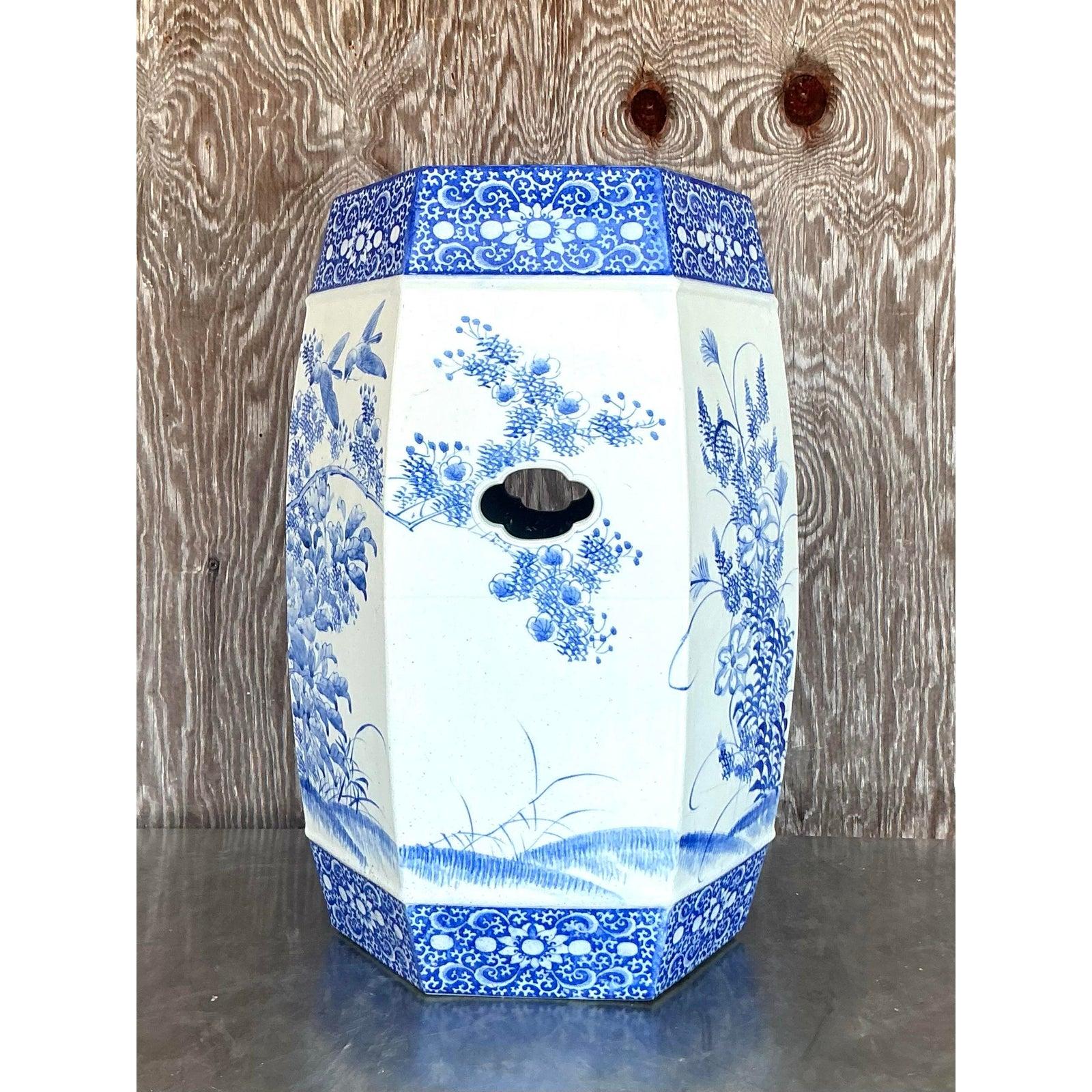 Cineserie Sgabello basso in ceramica smaltata blu Regency d'epoca in vendita