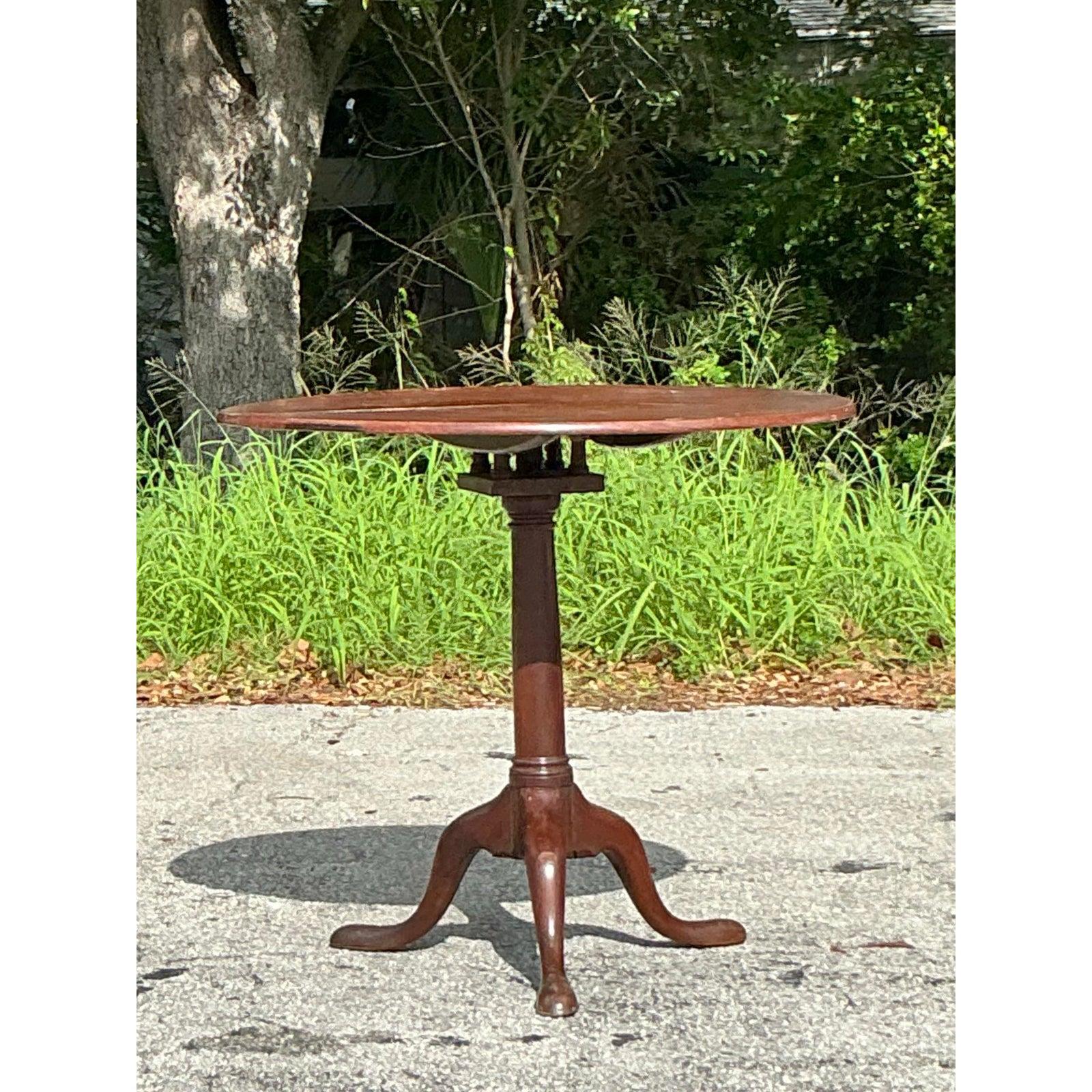 Table à plateau basculant Vintage Regency Bookmatched en vente 1