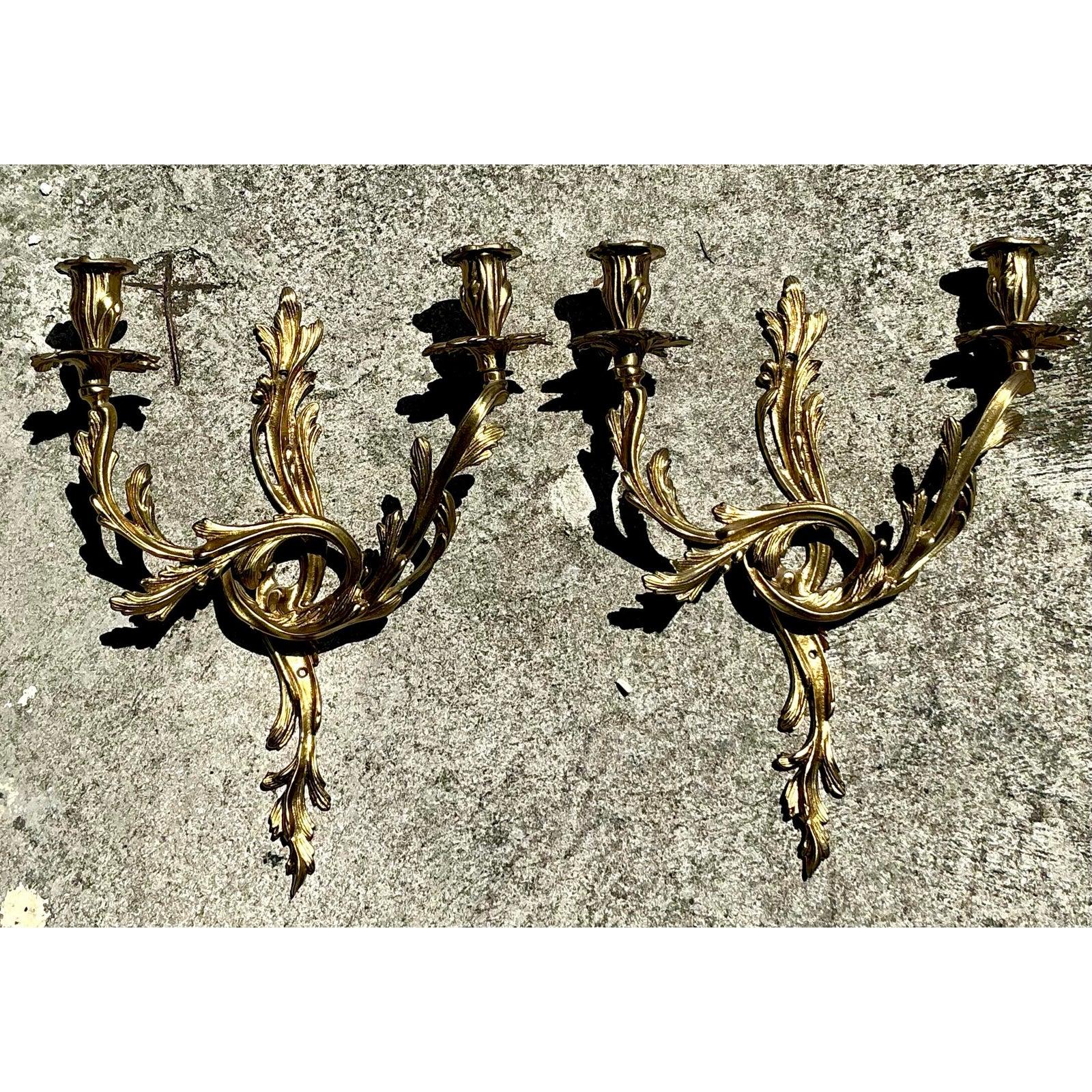 Appliques à bougie rococo en laiton de style Régence - Lot de 2 Bon état - En vente à West Palm Beach, FL