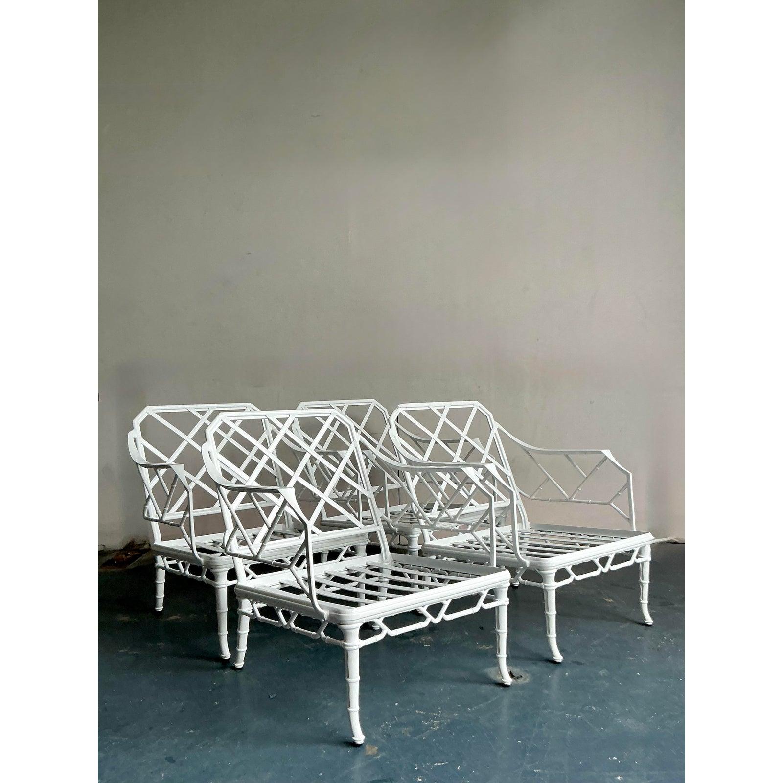 Vintage Regency Brown Jordan “Calcutta” Cast Aluminum Lounge Chairs - Set of 4 (Chinoiserie) im Angebot
