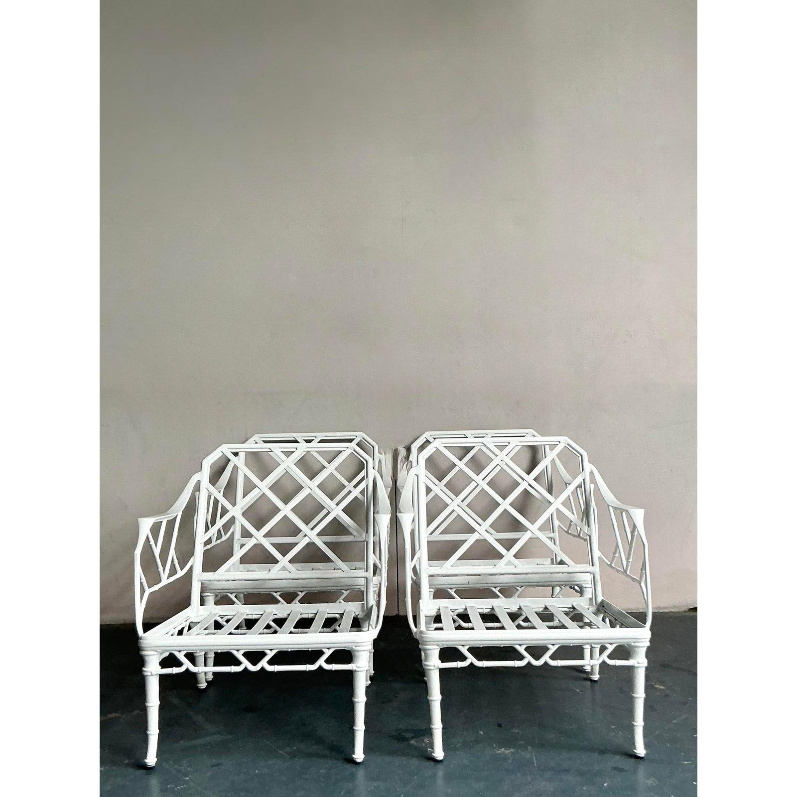 Vintage Regency Brown Jordan “Calcutta” Cast Aluminum Lounge Chairs - Set of 4 (20. Jahrhundert) im Angebot