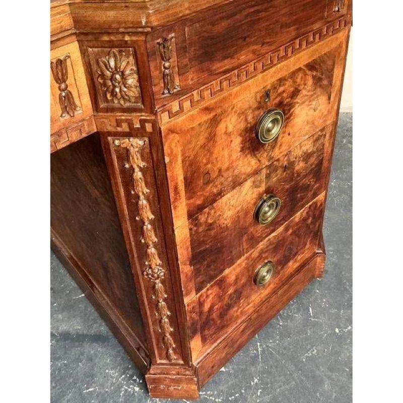 Vintage Regency Wurzelholz Laubsägearbeit Schreibtisch (Britisch) im Angebot