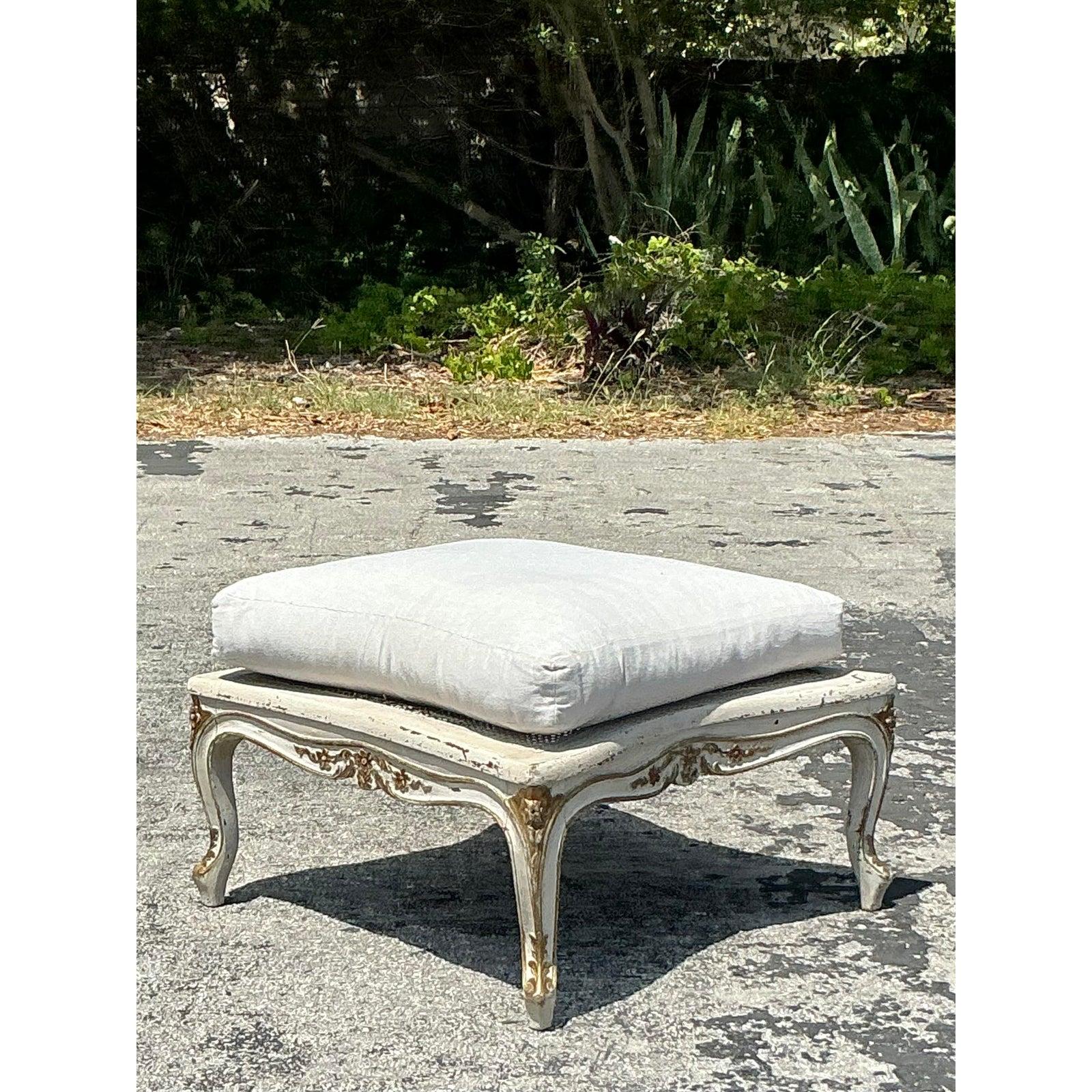 20ième siècle Pouf canné Regency vintage en vente