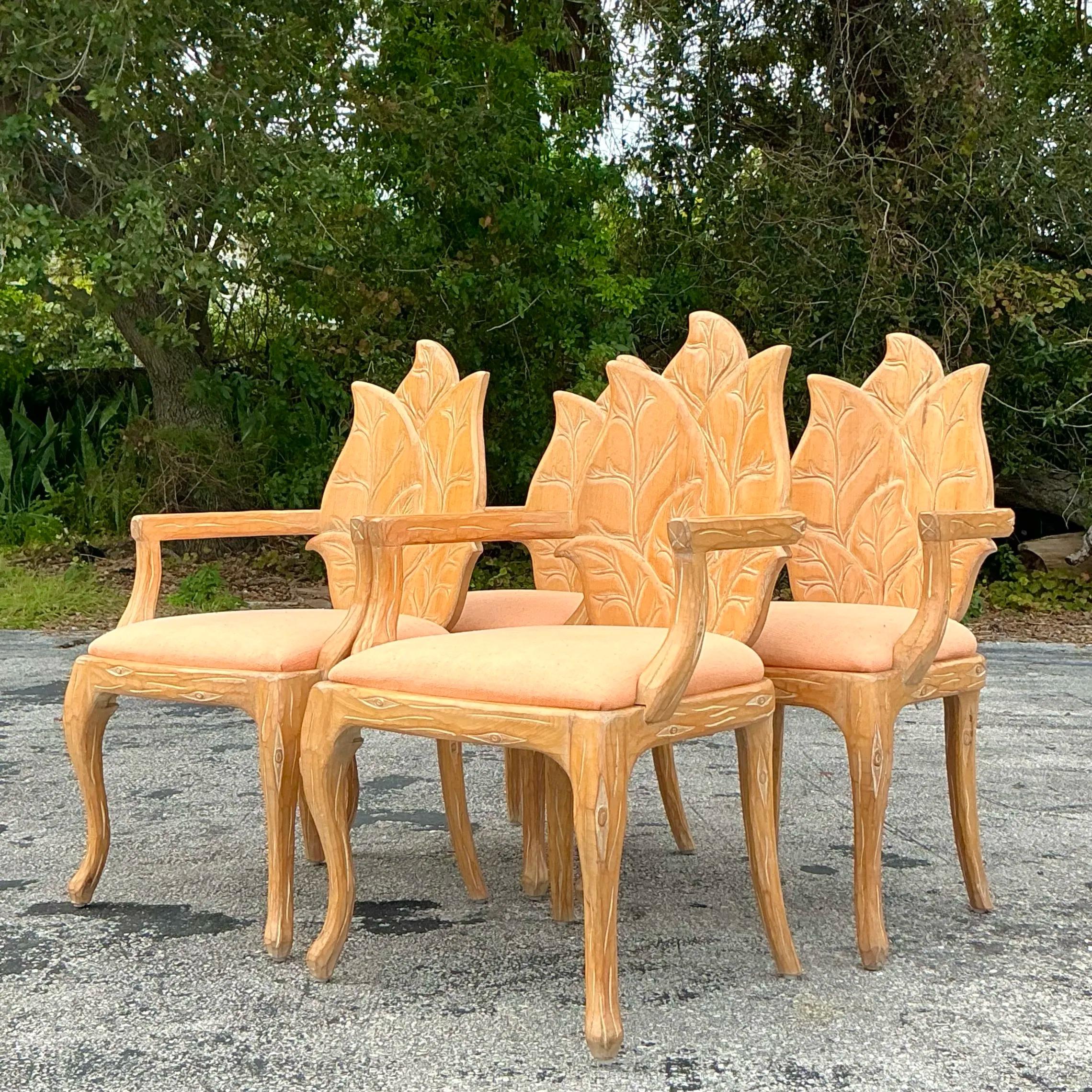Sedie da pranzo vintage Regency intagliate in finto bois - Set di 4 in vendita 3