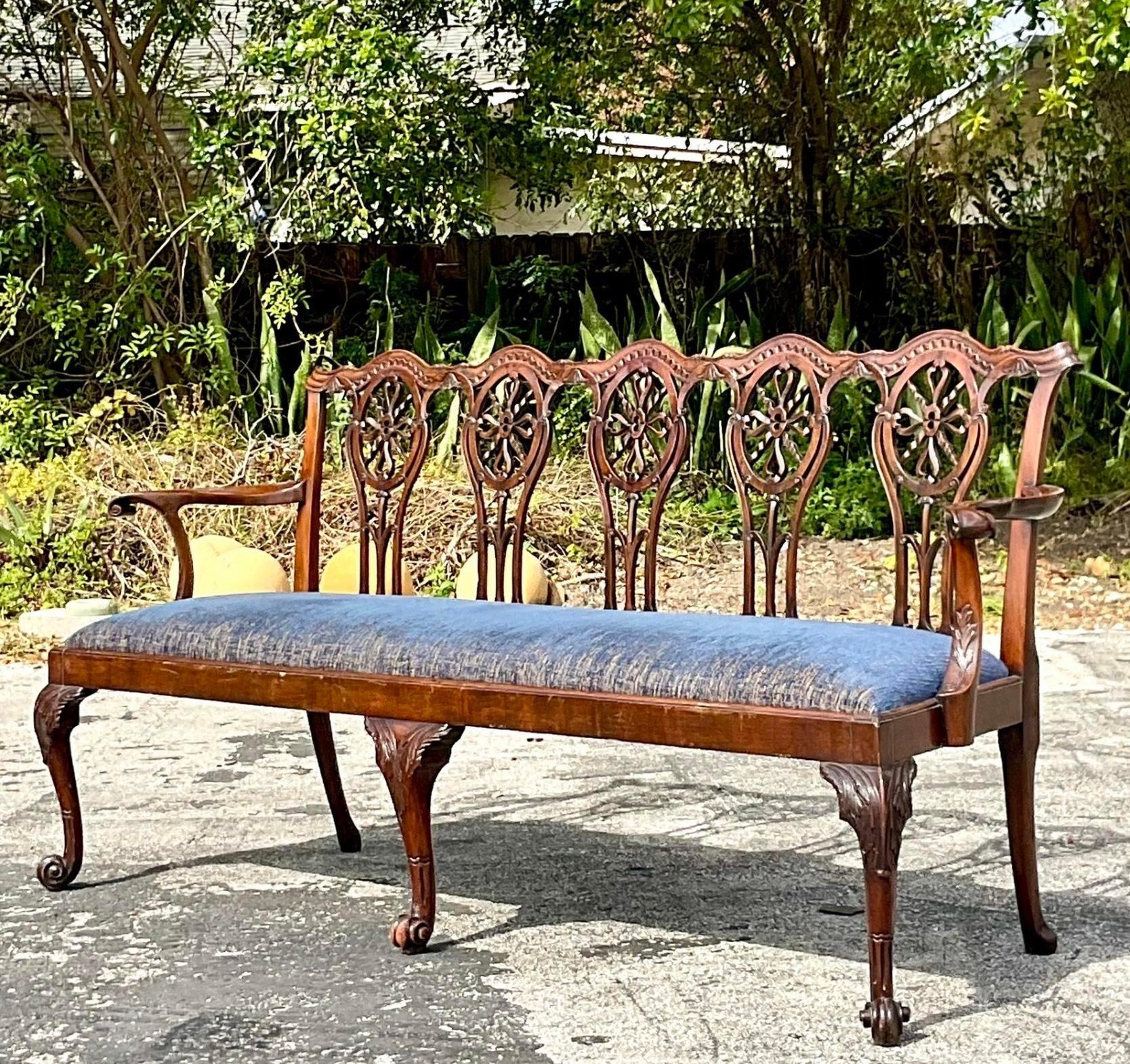 Vintage Regency Carved Georgian Bench In Good Condition For Sale In west palm beach, FL