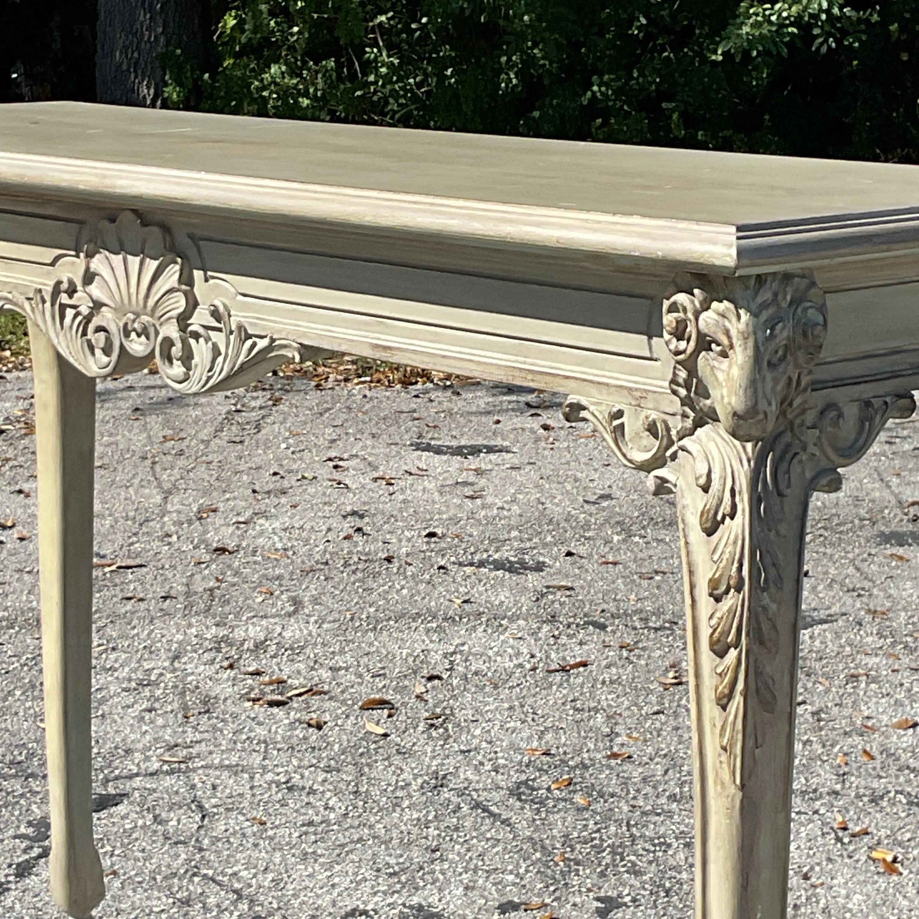 Tavolo consolle vintage Regency con testa di Rams intagliata In condizioni buone in vendita a west palm beach, FL