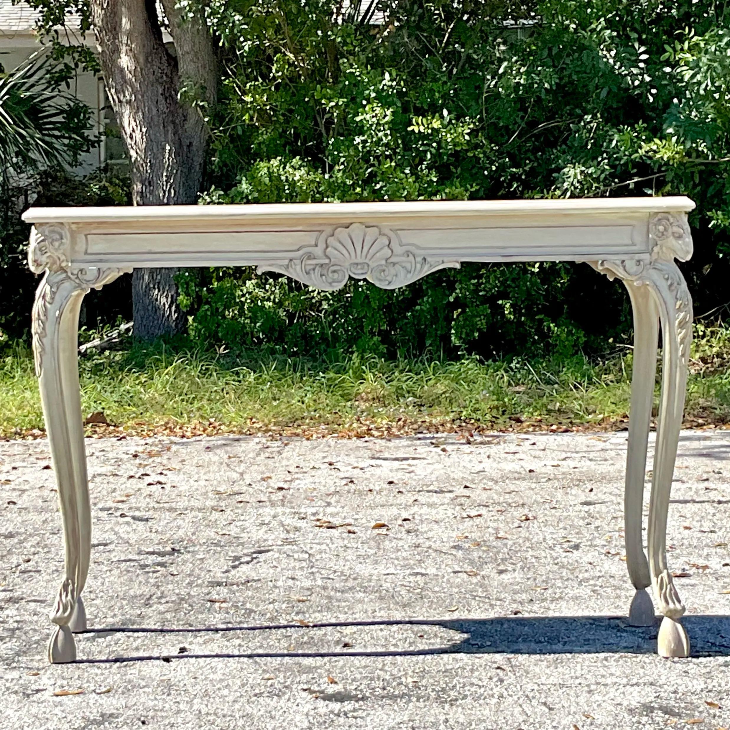 XX secolo Tavolo consolle vintage Regency con testa di Rams intagliata in vendita