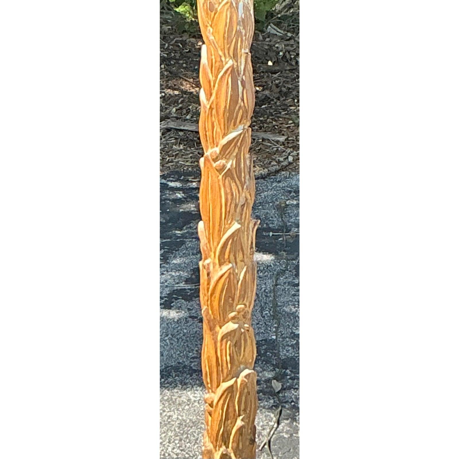 20ième siècle Lampadaire Regency vintage en bois sculpté en vente