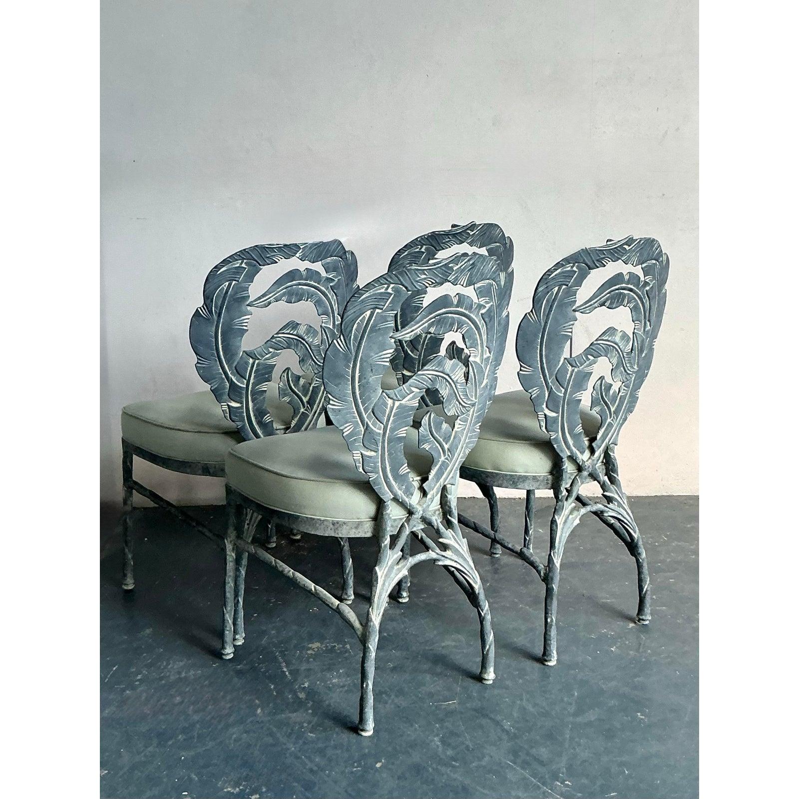 Americano Sedie da pranzo a foglia di banana in alluminio fuso vintage Regency - Set di 4 in vendita